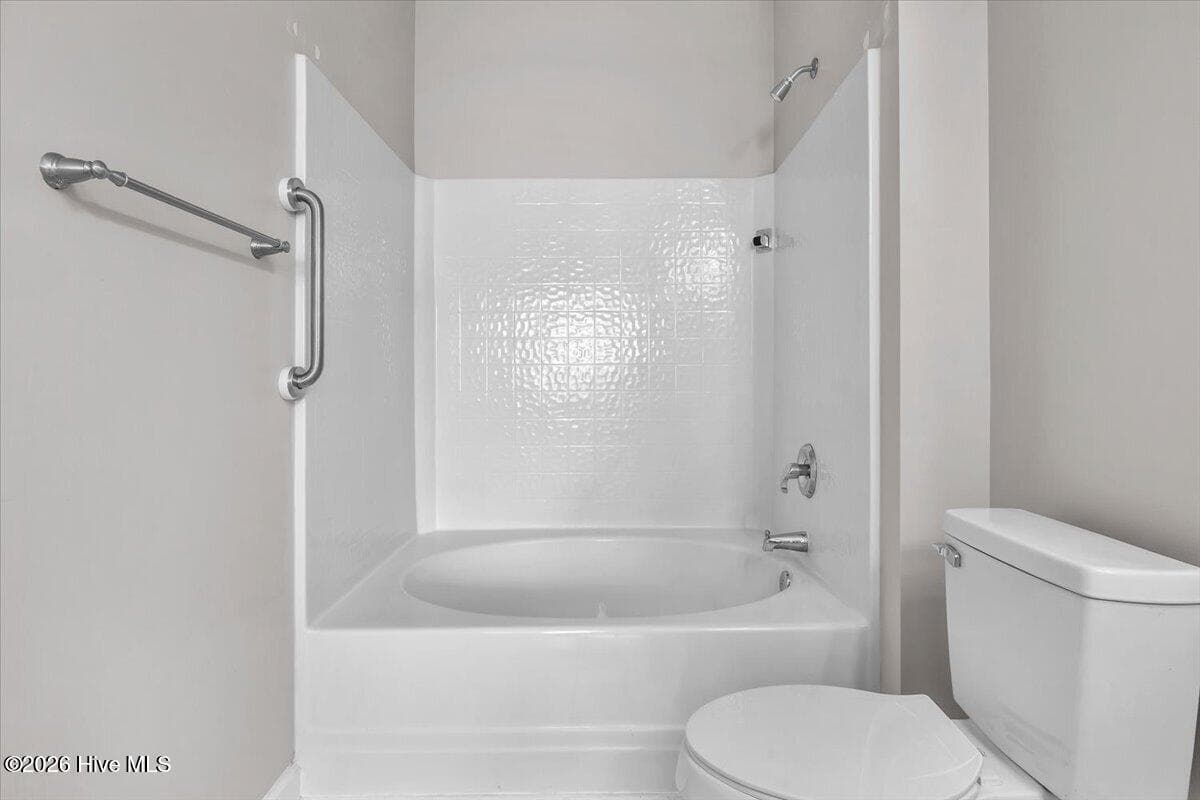 Townhouse at 5006 Carleton Drive Unit 121, Wilmington, NC 28403, photo 21 of 33