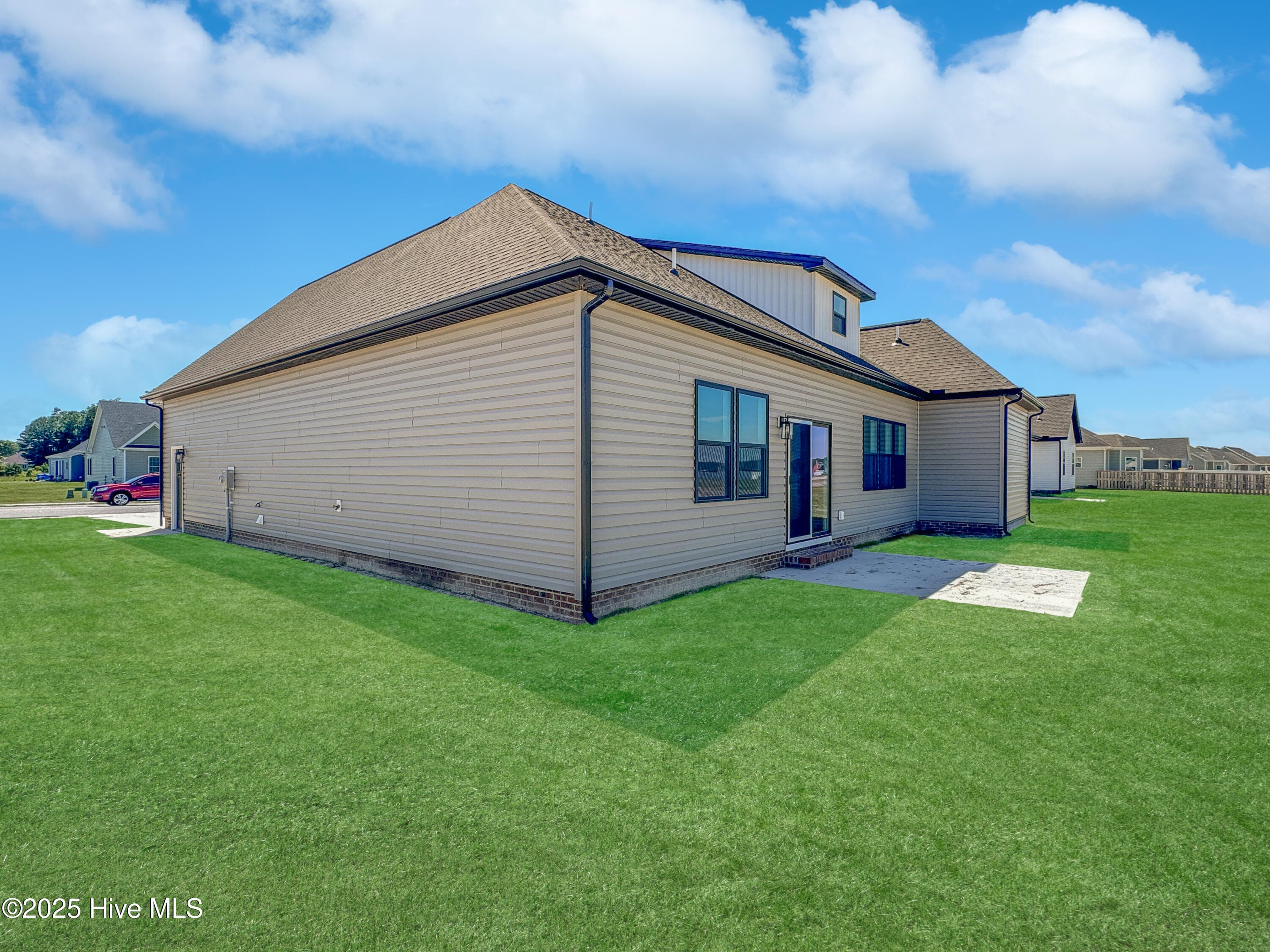 Single Family Residence at 2111 Staysail Drive, Elizabeth City, NC 27909, photo 6 of 31