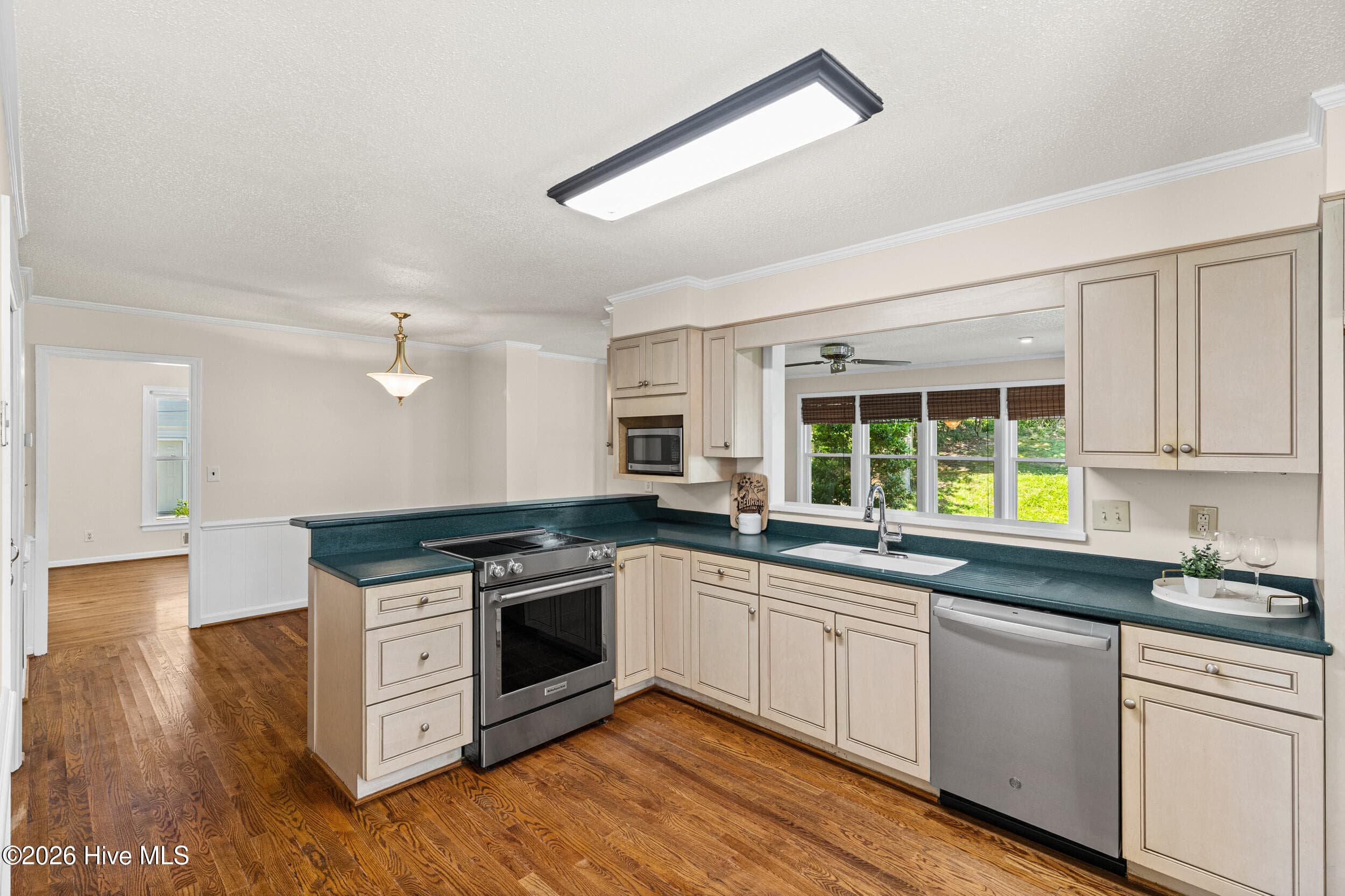 Single Family Residence at 233 Chatham Road, Augusta, GA 30907, photo 5 of 56