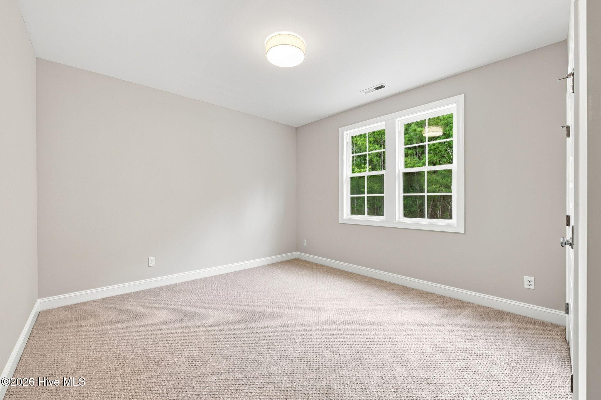 Single Family Residence at 2010 Brighton Drive, New Bern, NC 28562, photo 7 of 29