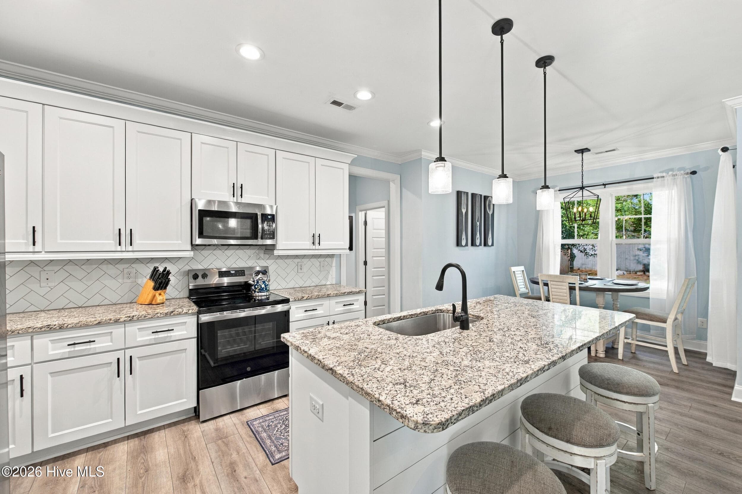 Single Family Residence at 126 Pebble Beach Drive, Hampstead, NC 28443, photo 14 of 54
