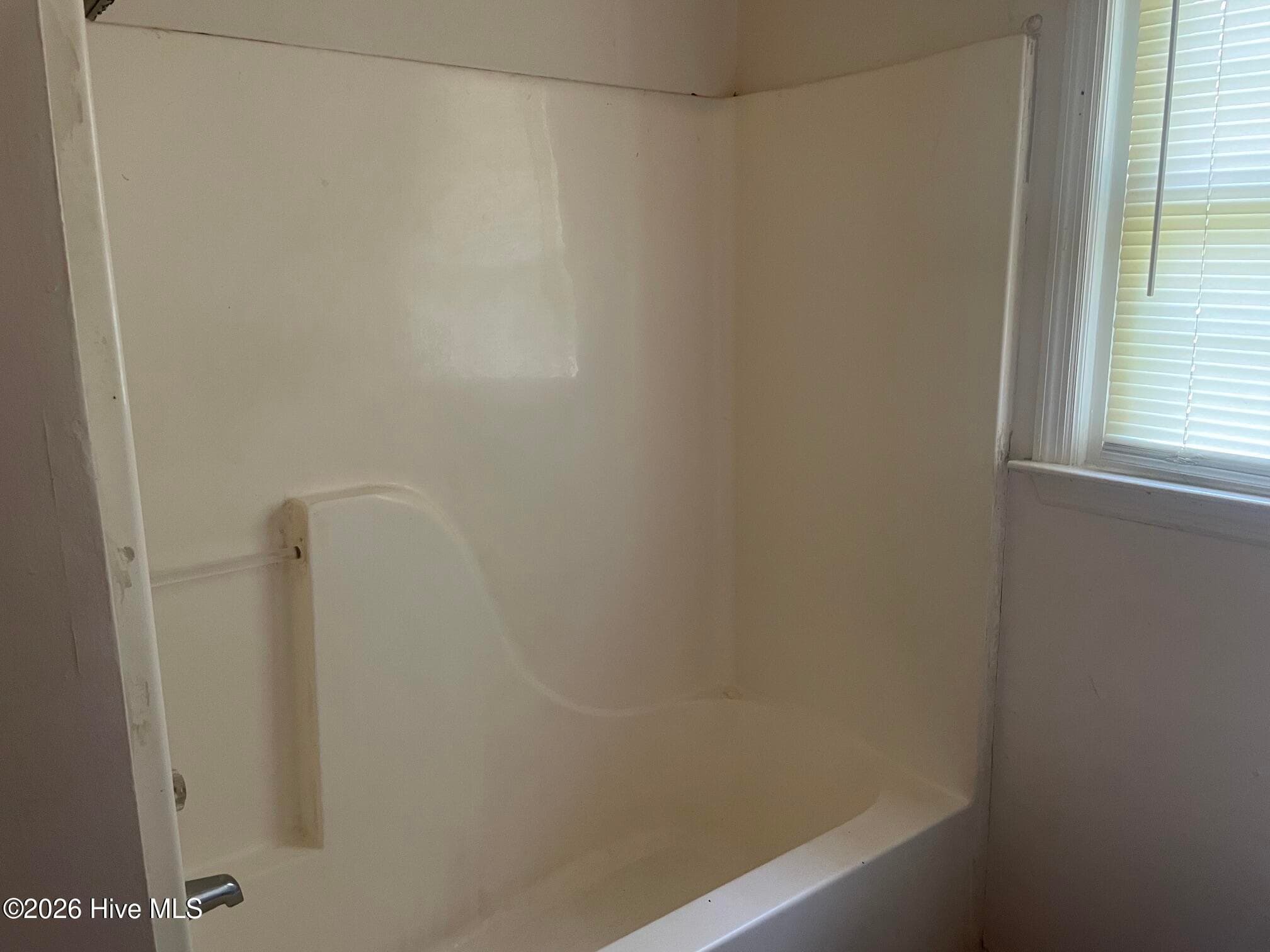 Single Family Residence at 600 Dixon Street, Kinston, NC 28501, photo 12 of 15