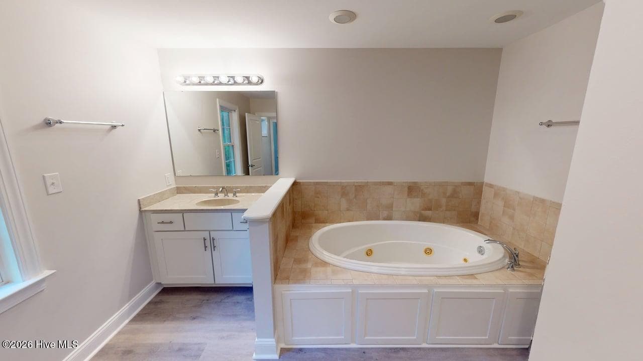 Jacuzzi tub is ready and works great! - 1114 Barkentine Drive, New Bern, NC 28560