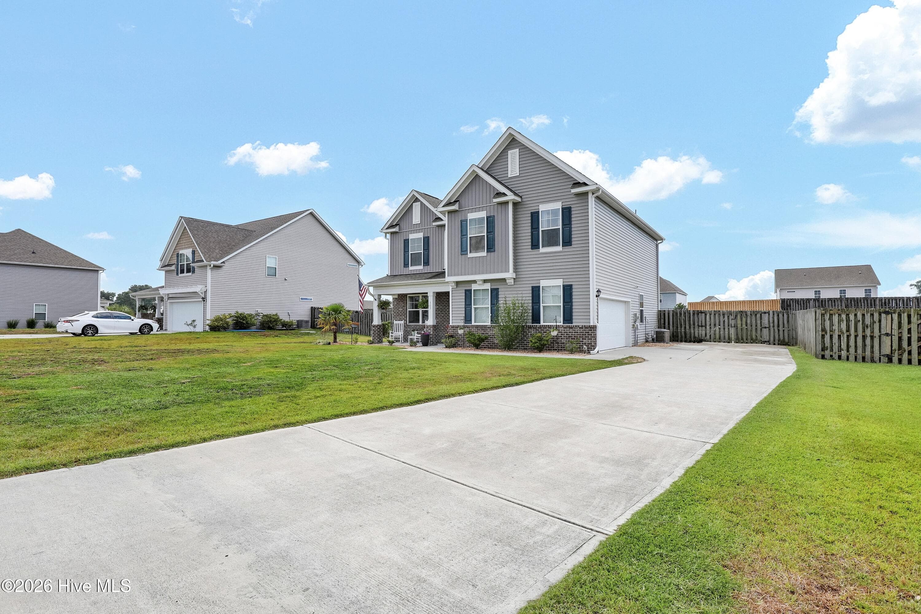 Single Family Residence at 111 Colonial Heights Drive, Hampstead, NC 28443, photo 2 of 31