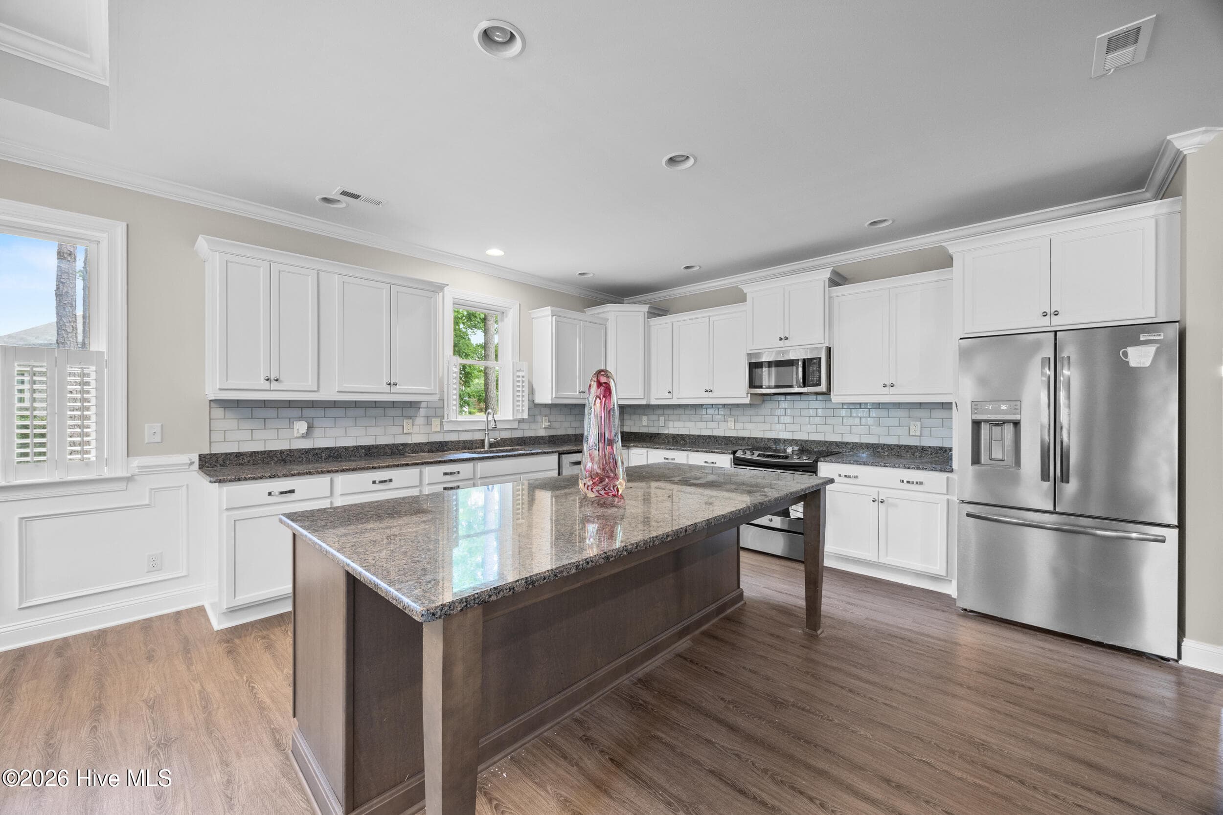 Single Family Residence at 330 Crown Pointe Drive, Hampstead, NC 28443, photo 20 of 51