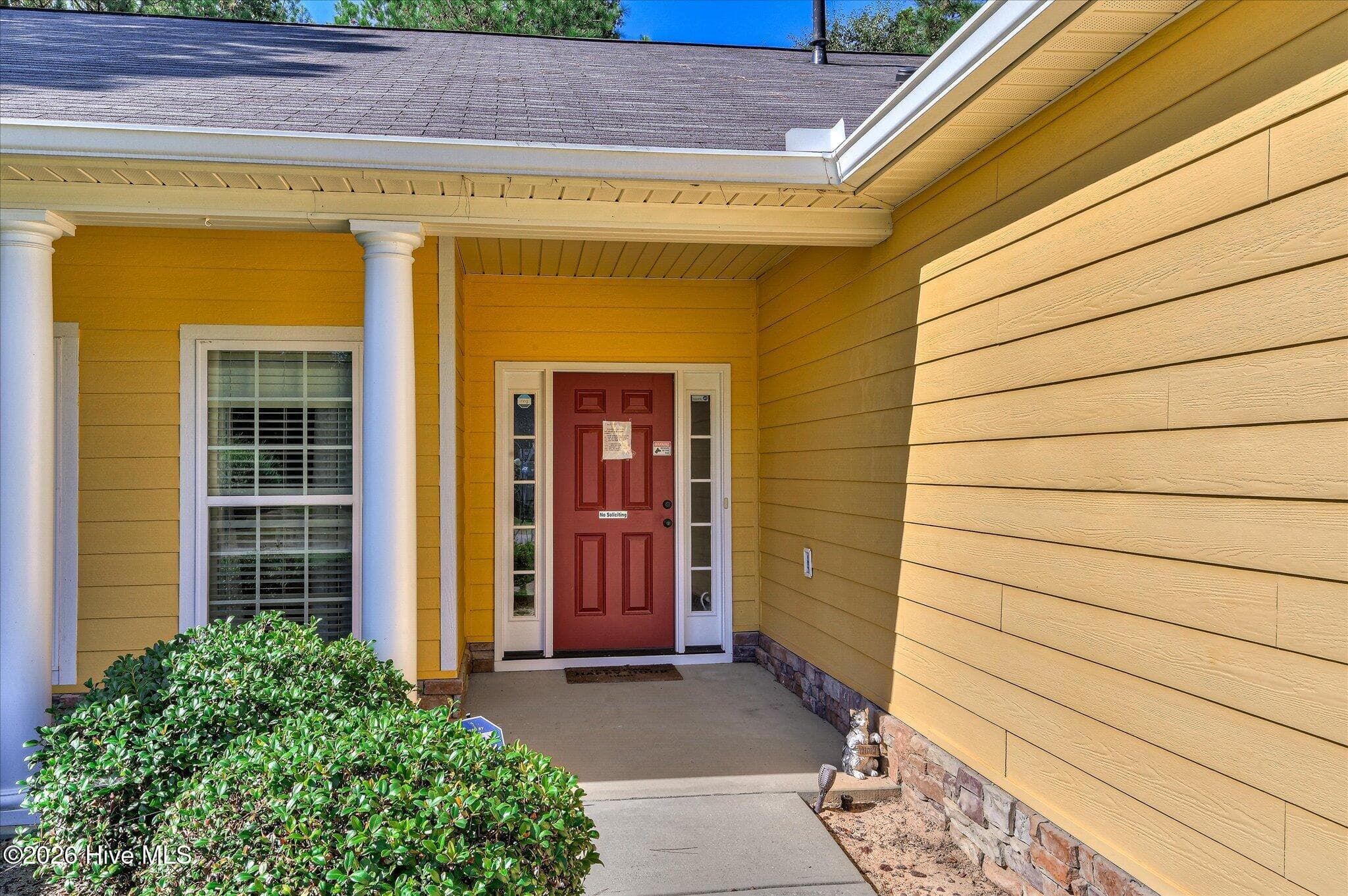 Single Family Residence at 300 Foxchase Circle, North Augusta, SC 29860, photo 5 of 31