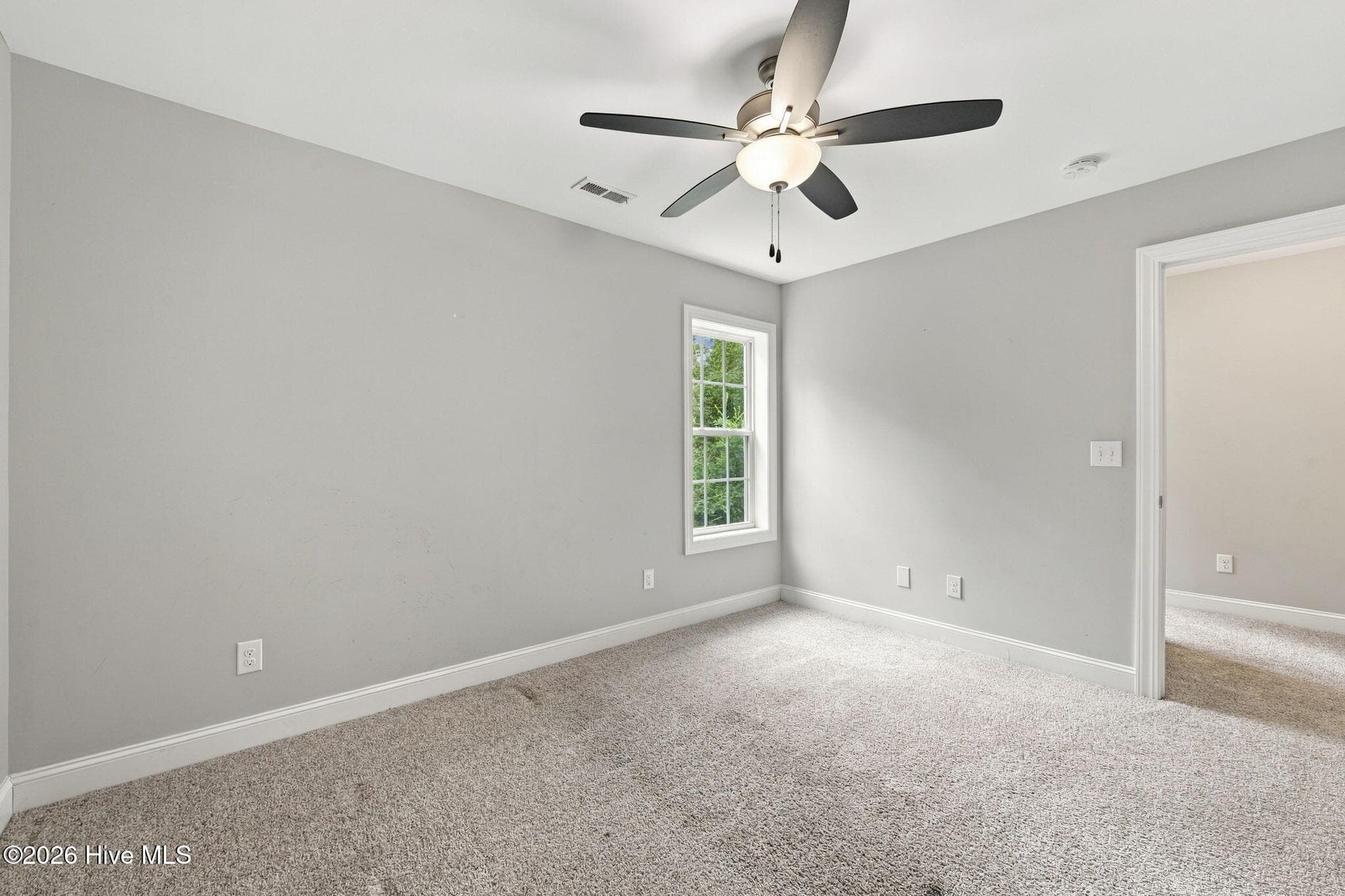 Single Family Residence at 100 Fernie Lane, New Bern, NC 28560, photo 27 of 51