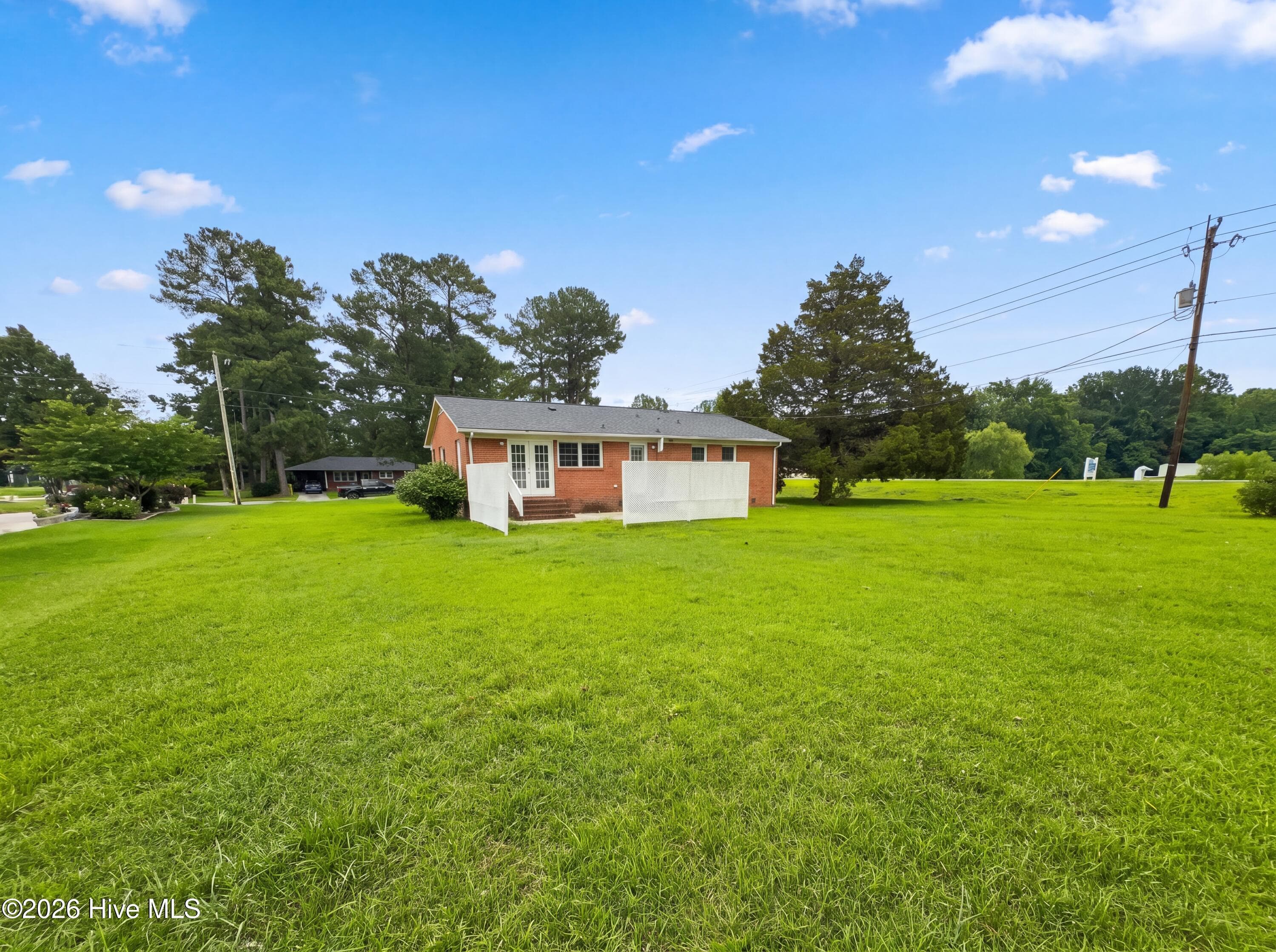 2401 N Hills Drive, New Bern, NC 28562