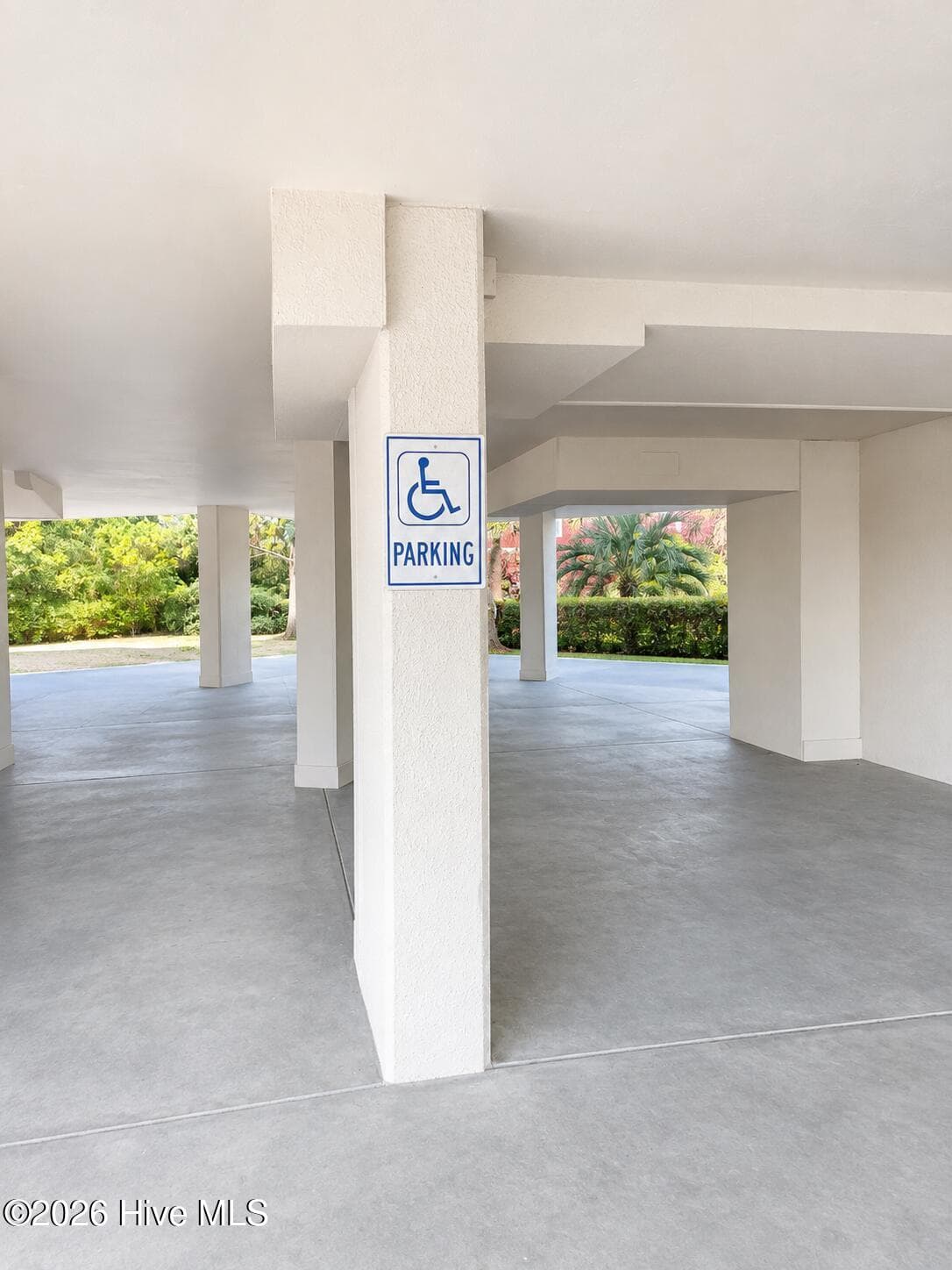 Parking and loading - 1400 E Ft Macon Road 313, Atlantic Beach, NC 28512