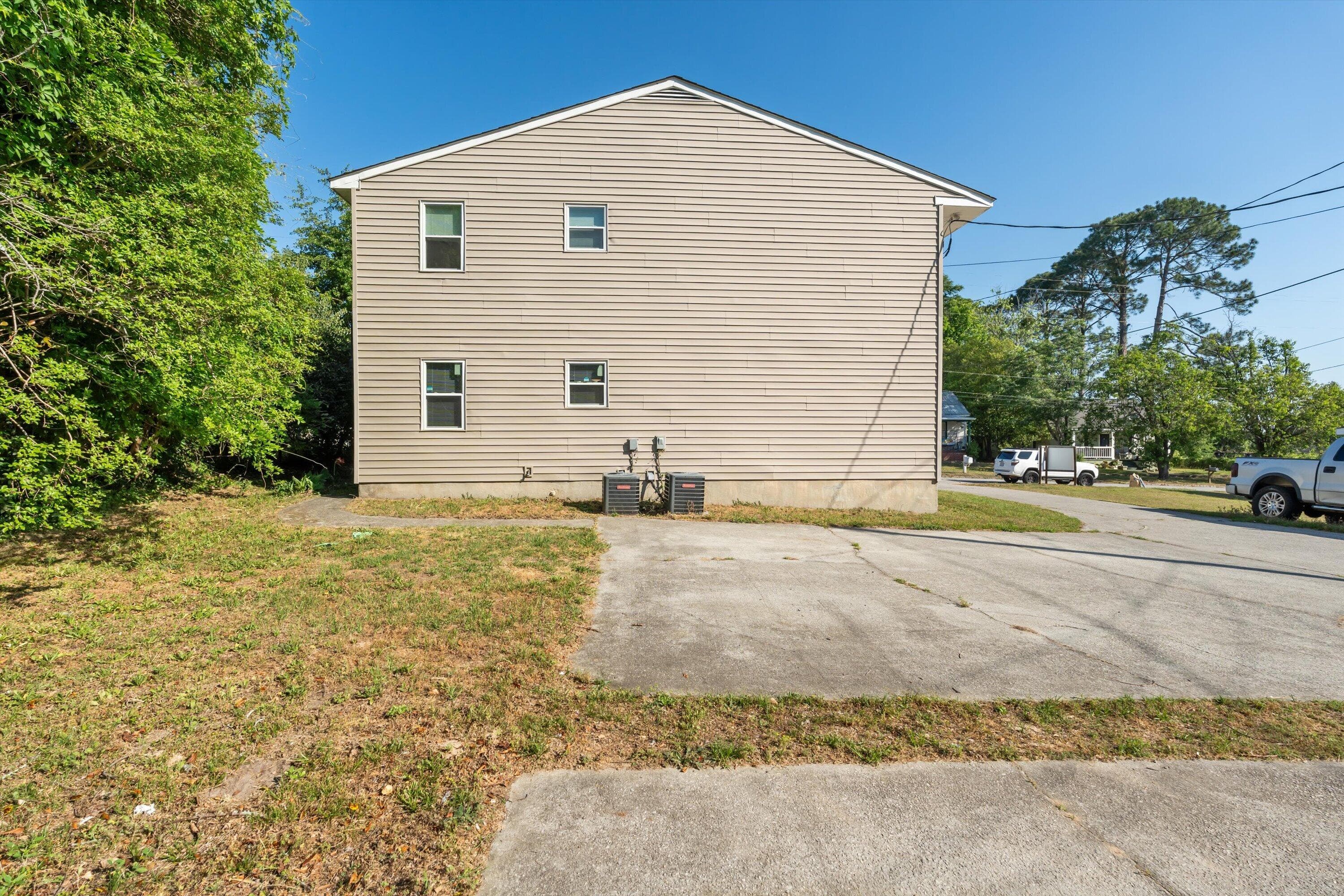 Duplex at 2048 Battle Row C, D, Augusta, GA 30904, photo 2 of 21
