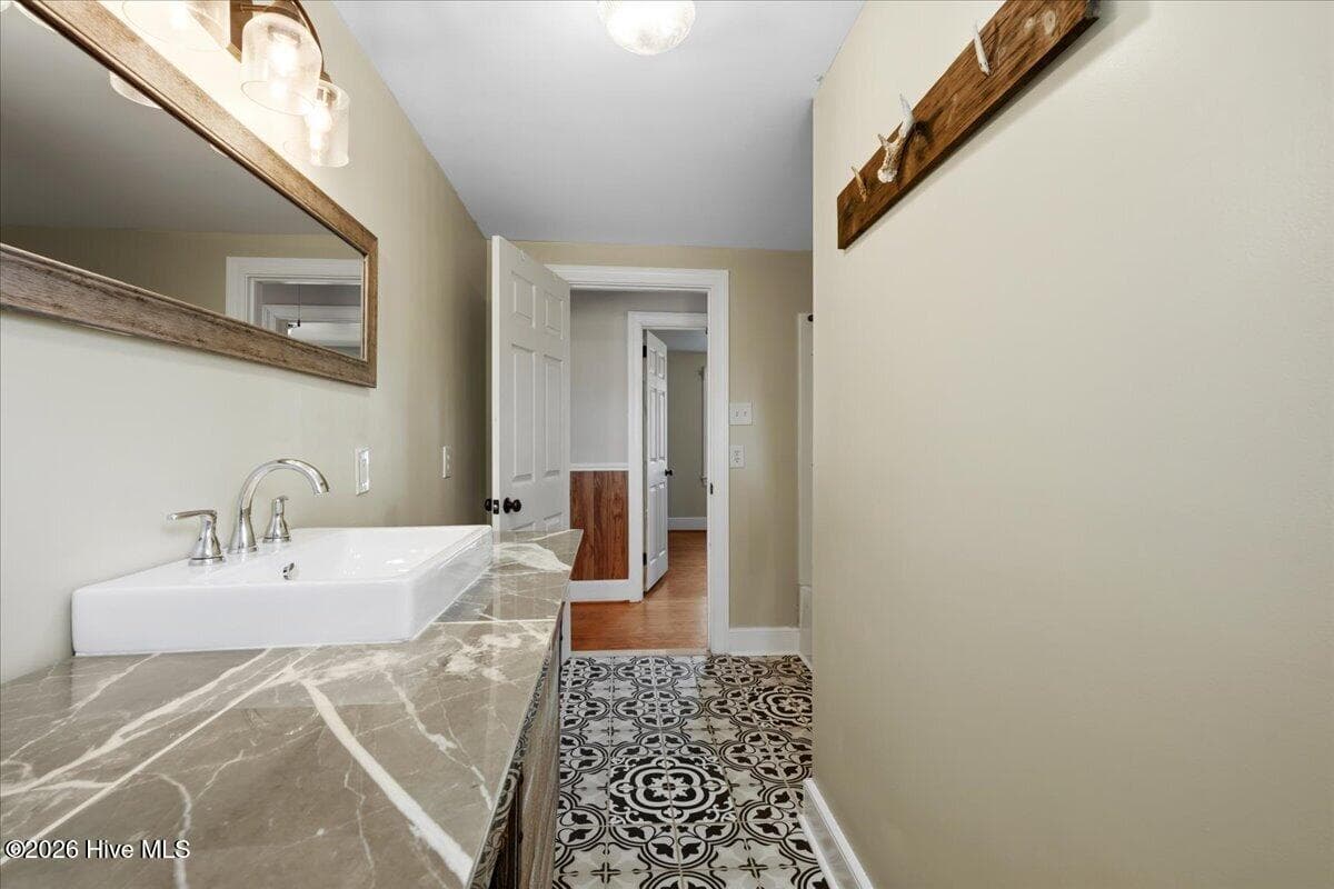 Guest Bath - 751 Tyree Road, Kinston, NC 28504