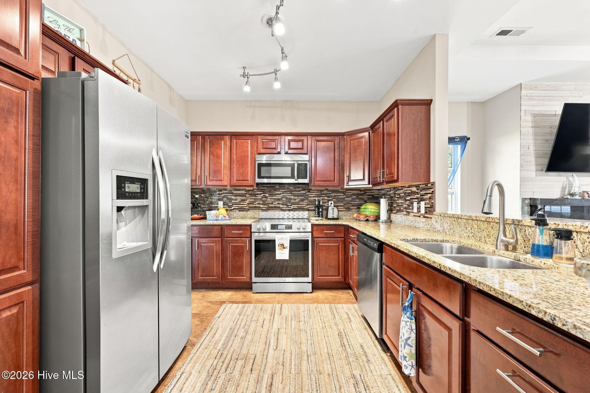 Single Family Residence at 504 Casting Net Way, Swansboro, NC 28584, photo 6 of 48