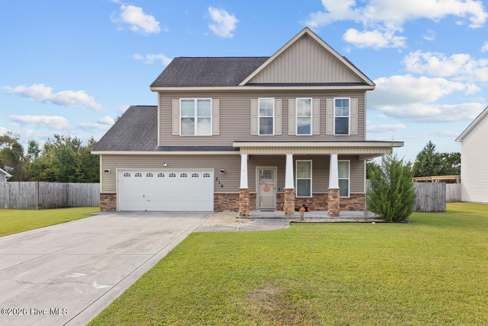 Single Family Residence at 219 Hidden Oaks Drive, Jacksonville, NC 28546, photo 2 of 29