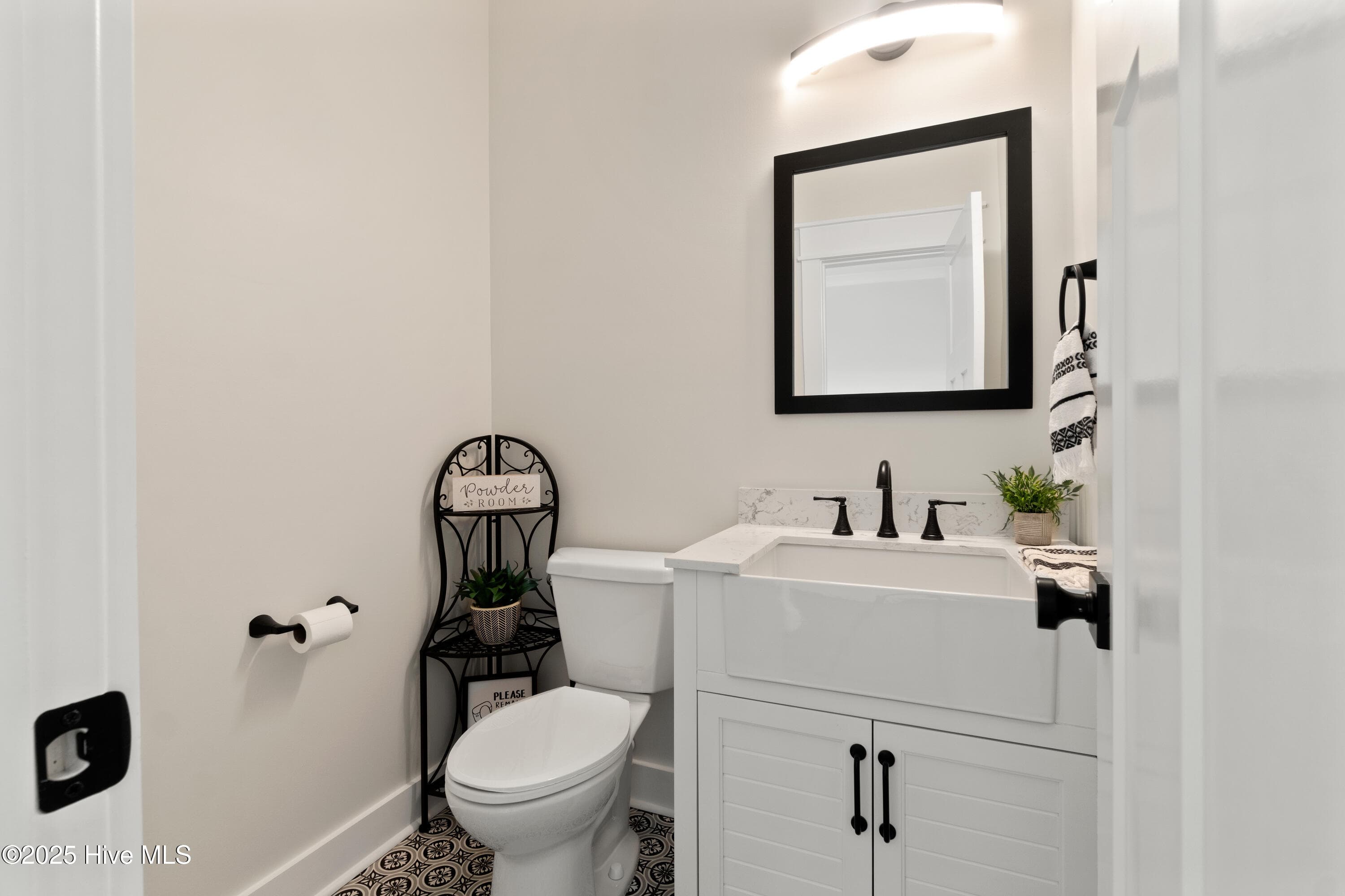 Single Family Residence at 3111 Staysail Drive, Elizabeth City, NC 27909, photo 9 of 42