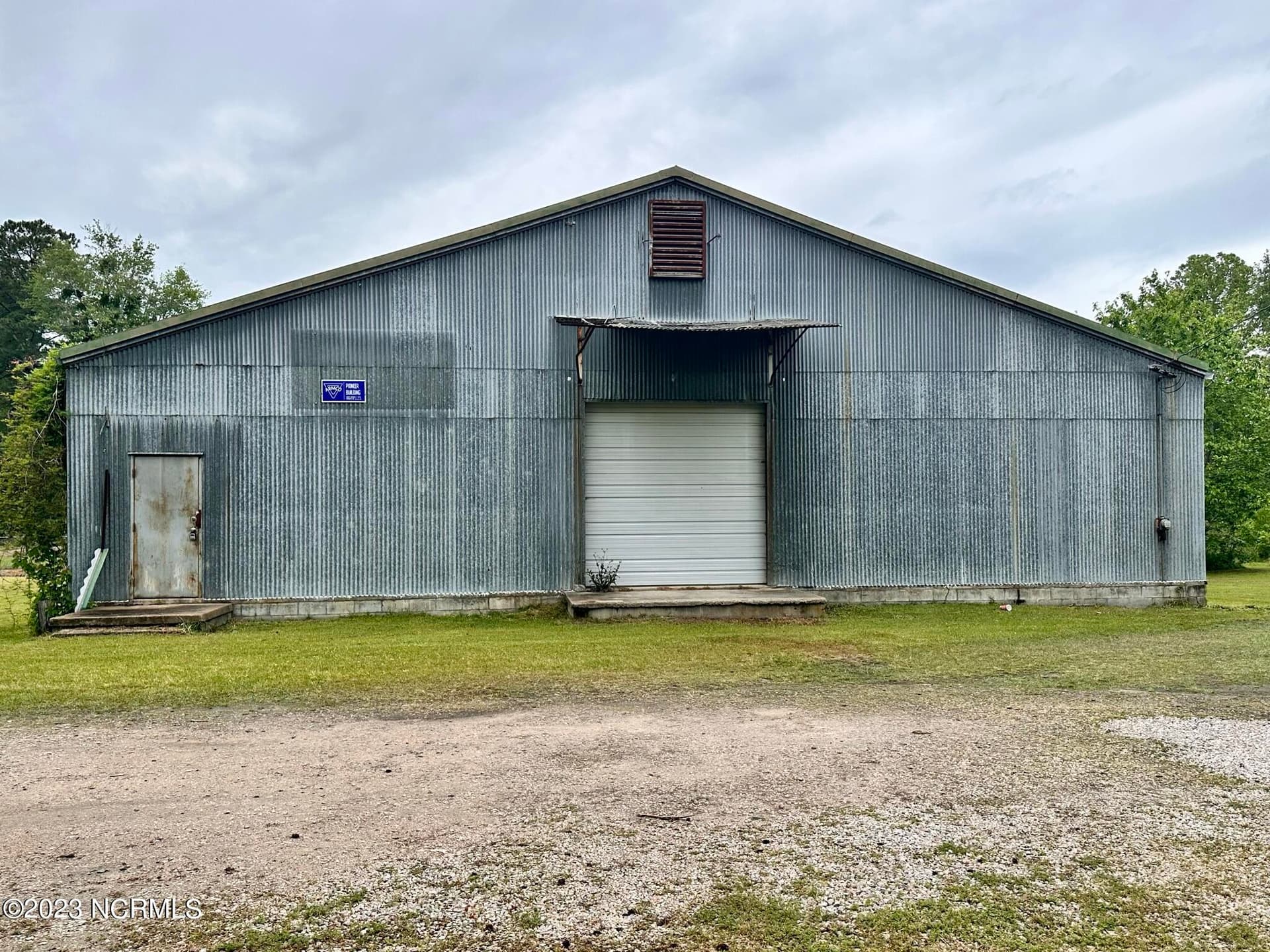 Deeded Parking at 818 W Main Street, Williamston, NC 27892, photo 10 of 20