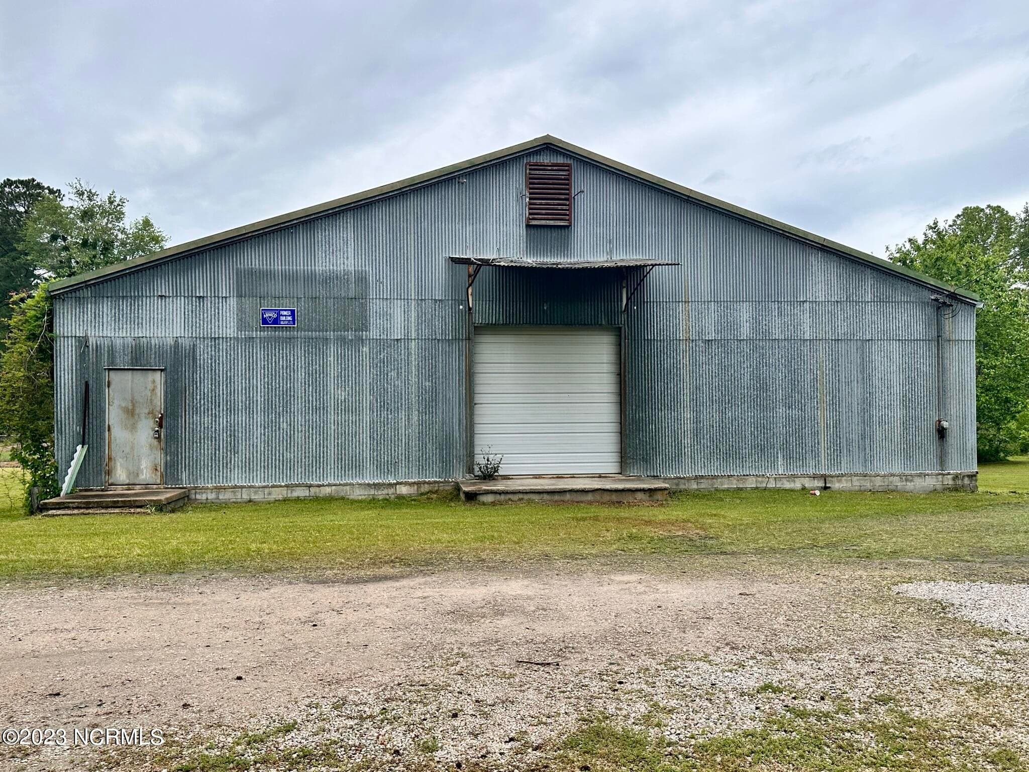 Deeded Parking at 818 W Main Street, Williamston, NC 27892, photo 10 of 20