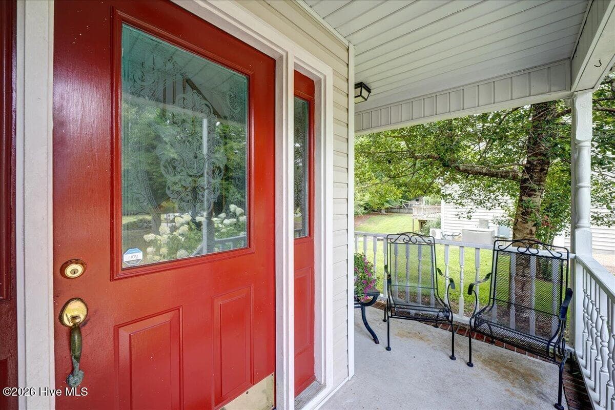 Single Family Residence at 306 Taliaferro Lane, New Bern, NC 28560, photo 5 of 53