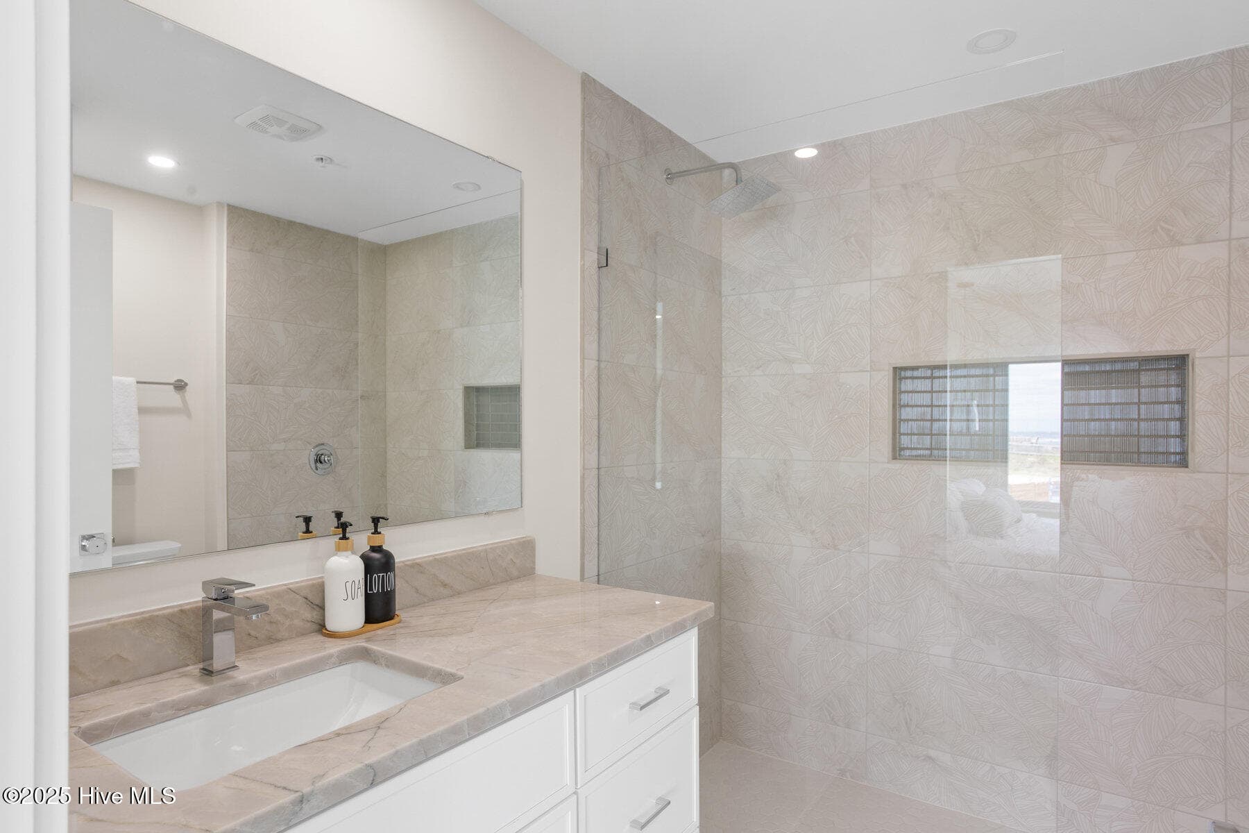 1800 Canal Drive 111, Carolina Beach, NC 28428
