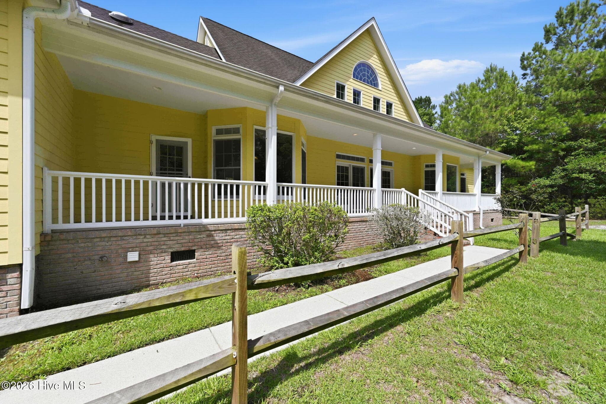 Single Family Residence at 303 Creekview Drive, Hampstead, NC 28443, photo 13 of 56