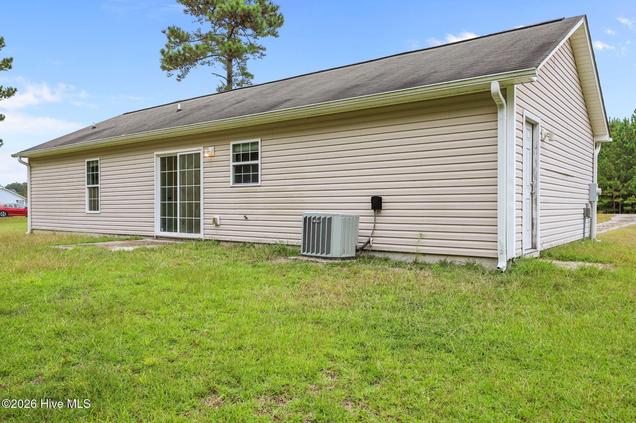 Single Family Residence at 180 Ashbury Park Lane, Richlands, NC 28574, photo 33 of 43
