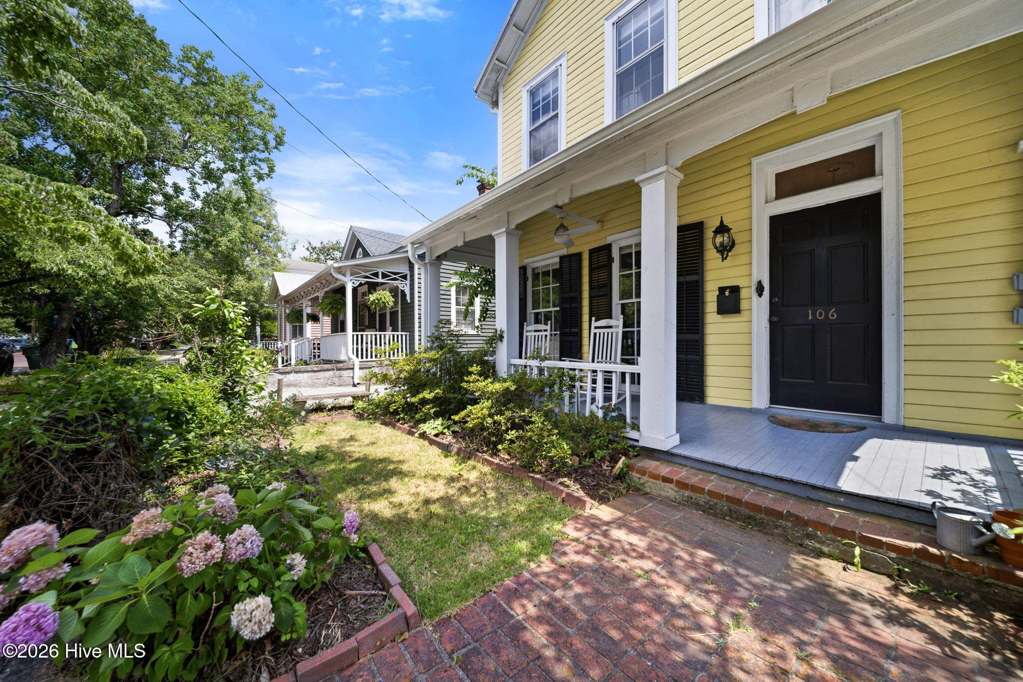 Single Family Residence at 106 Castle Street, Wilmington, NC 28401, photo 3 of 54