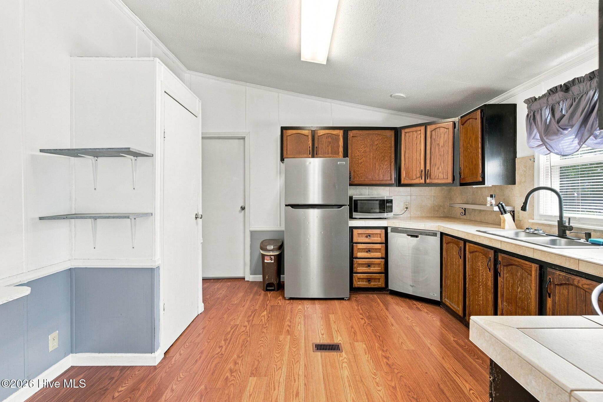 Manufactured Home at 900 Lighthouse Court, Hampstead, NC 28443, photo 12 of 44