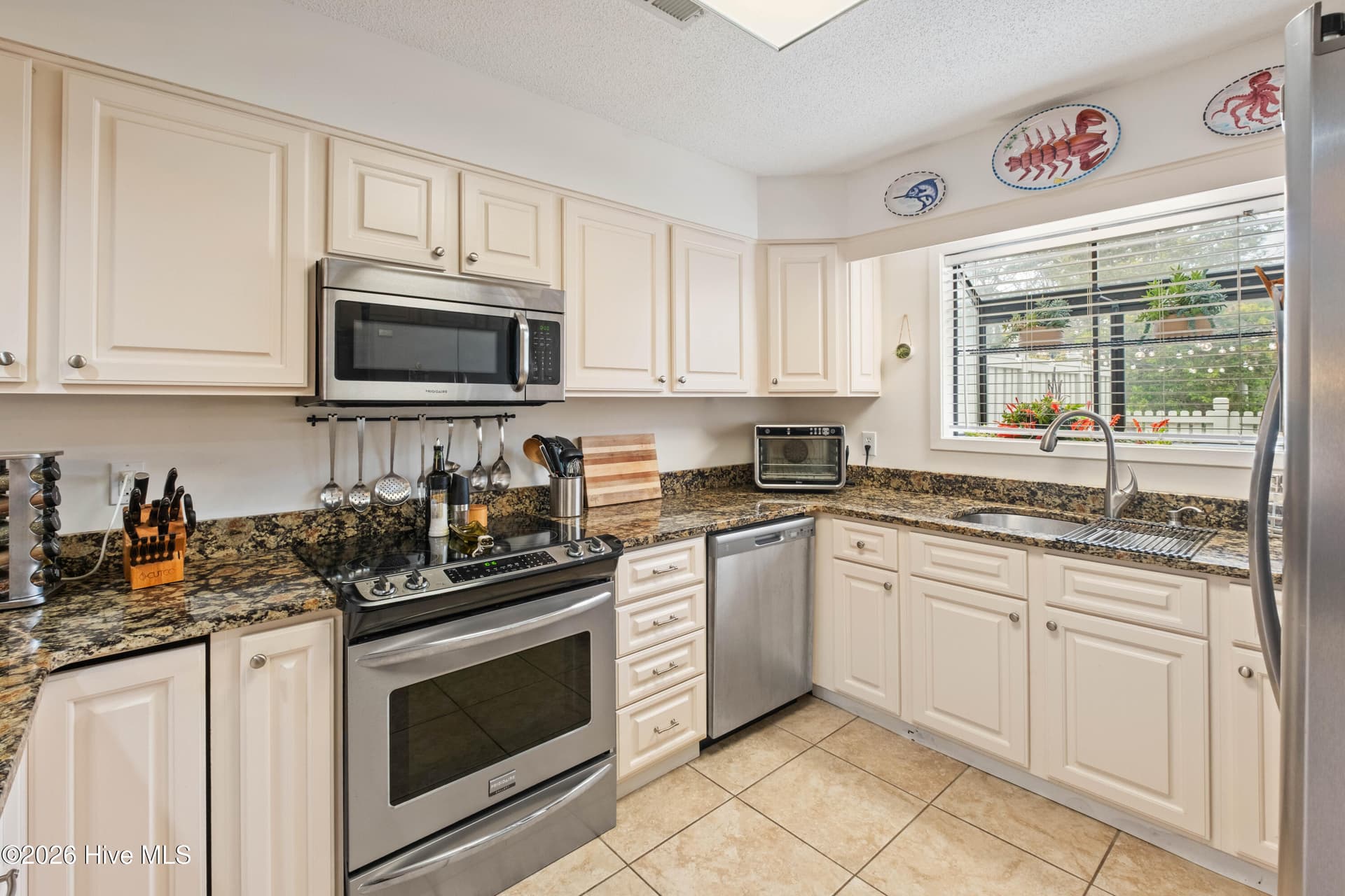 Townhouse at 211 Inland Greens Circle, Wilmington, NC 28405, photo 24 of 114