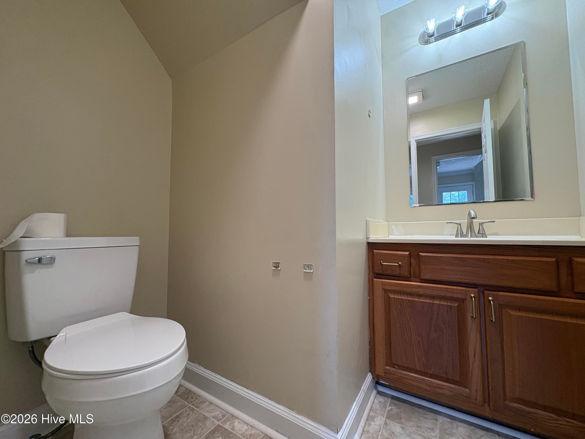 Powder room - 2992 Market St Ex Ext, Washington, NC 27889