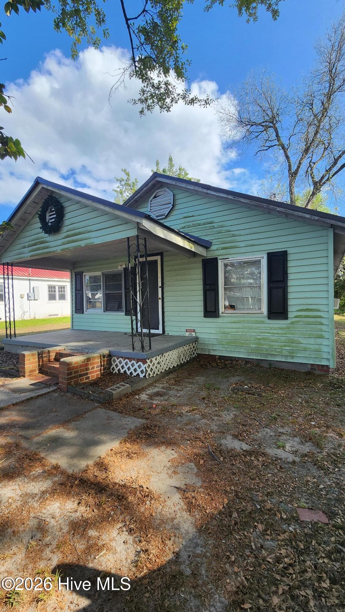 Single Family Residence at 407 W Lewis Street, Whiteville, NC 28472, photo 2 of 3
