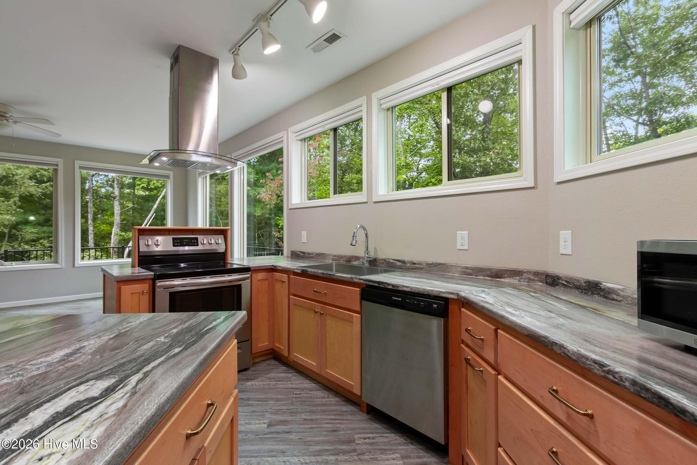 Single Family Residence at 315 Peachtree Mountain Estates Road, Murphy, NC 28906, photo 18 of 51