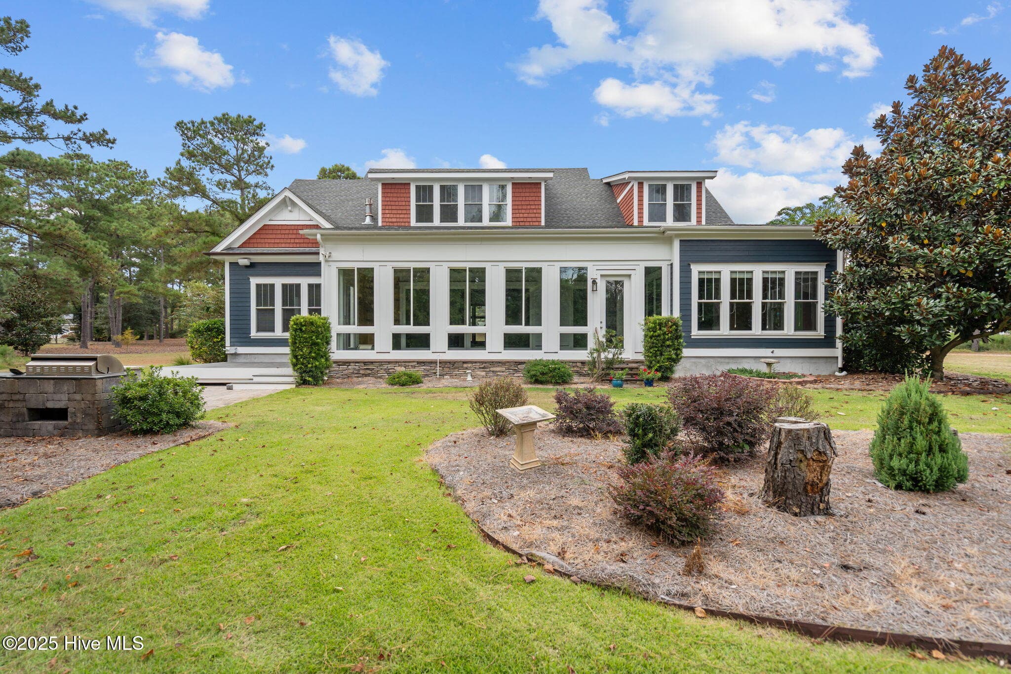 Single Family Residence at 314 E Rolling Meadows Road, Hampstead, NC 28443, photo 6 of 11