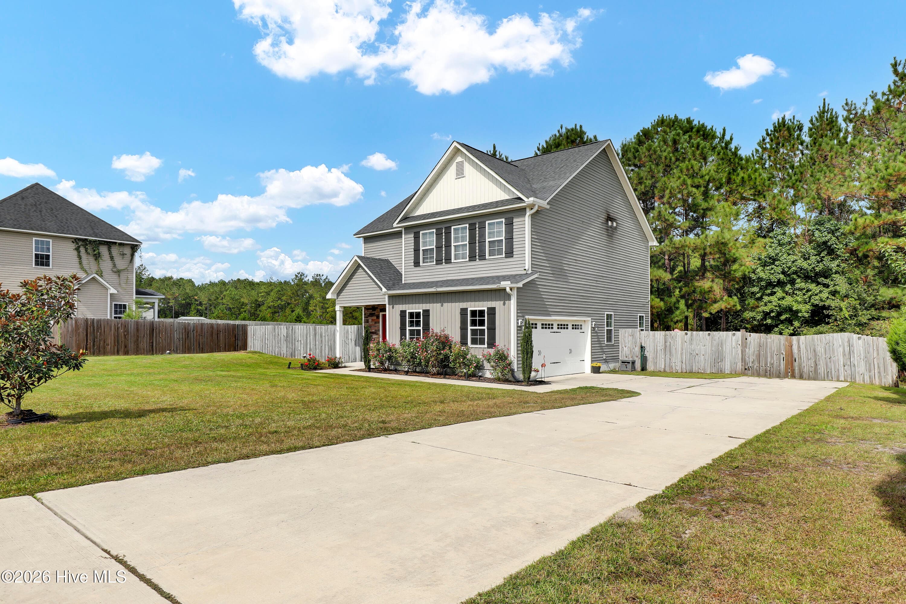 Single Family Residence at 313 Mango Place N, Hubert, NC 28539, photo 3 of 22