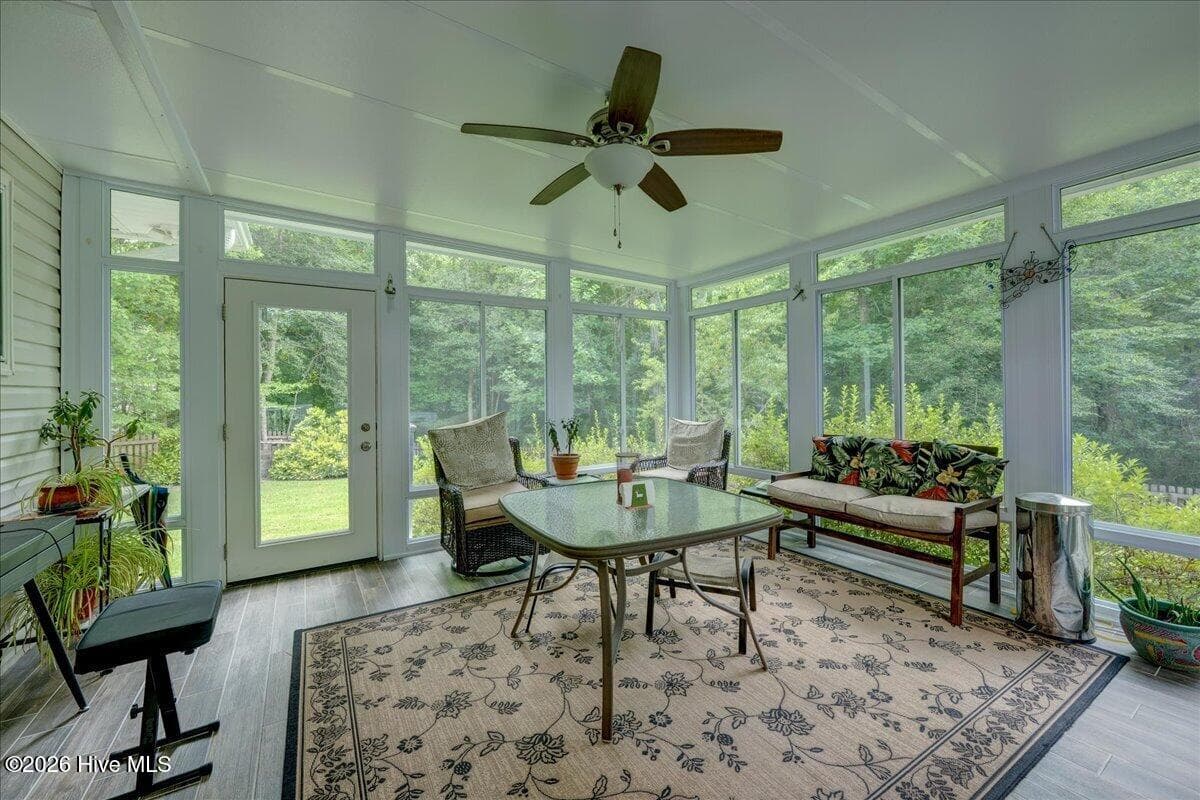 Single Family Residence at 306 Taliaferro Lane, New Bern, NC 28560, photo 21 of 53