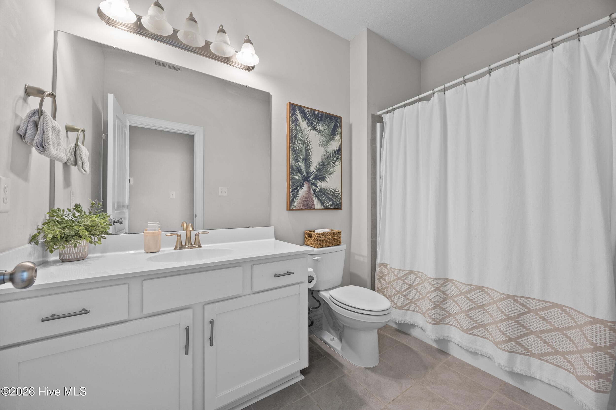 Single Family Residence at 376 Water Wagon Trail, Jacksonville, NC 28546, photo 21 of 38