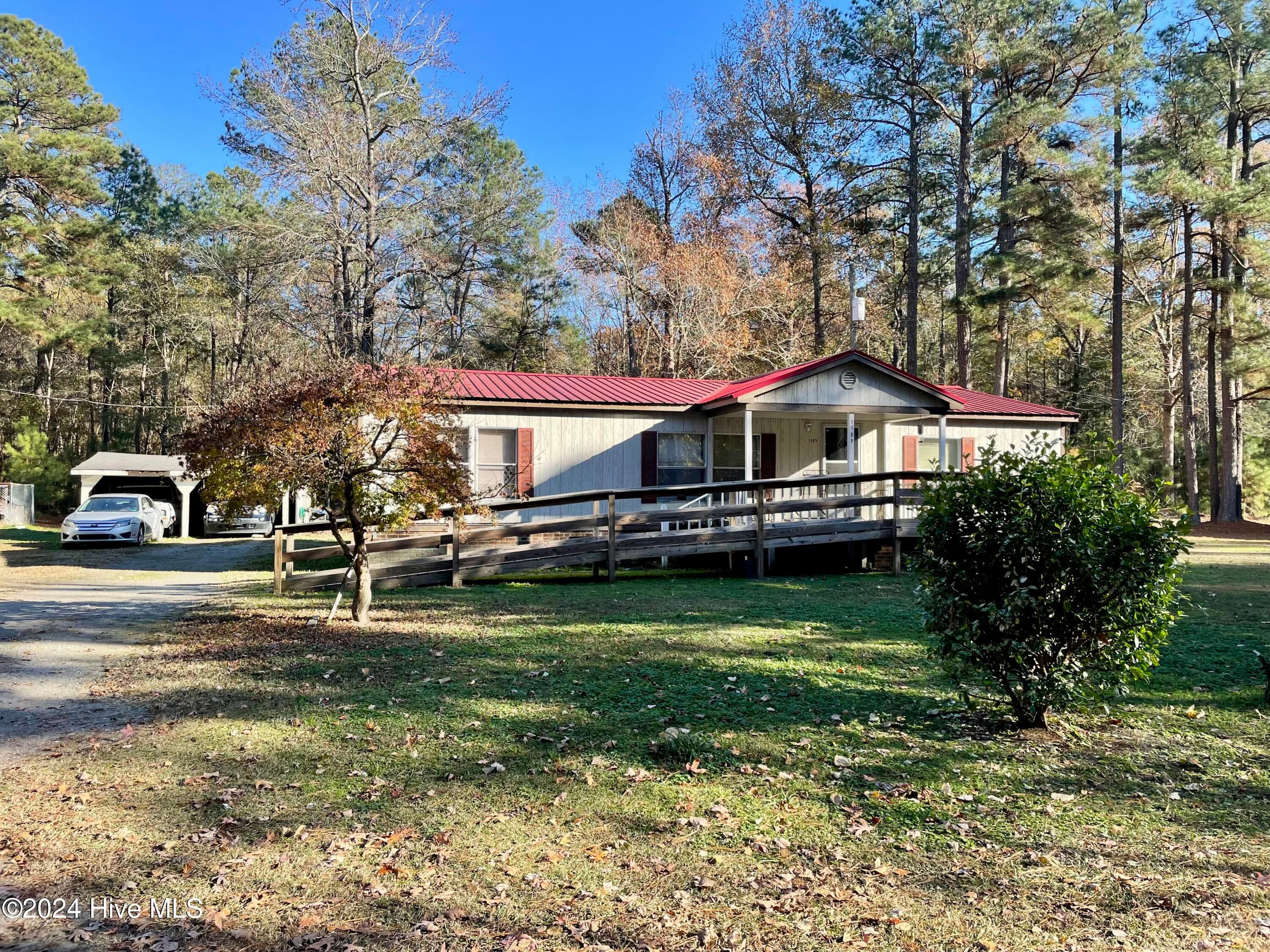 Manufactured Home at 1109 Beegee Lane, Williamston, NC 27892, Williamston, photo 2 of 32