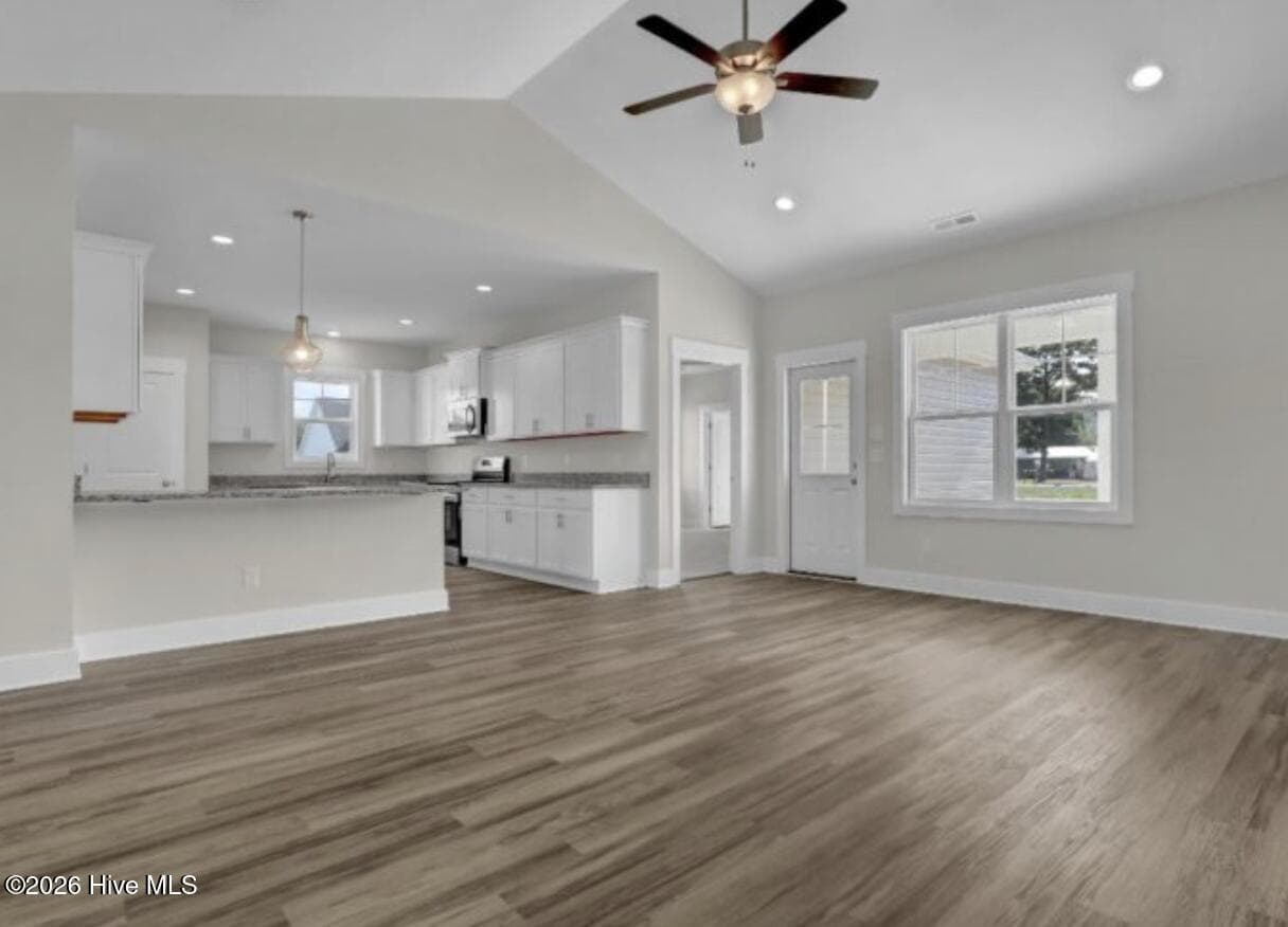 Single Family Residence at 42 Peach Court, Burgaw, NC 28425, photo 7 of 32