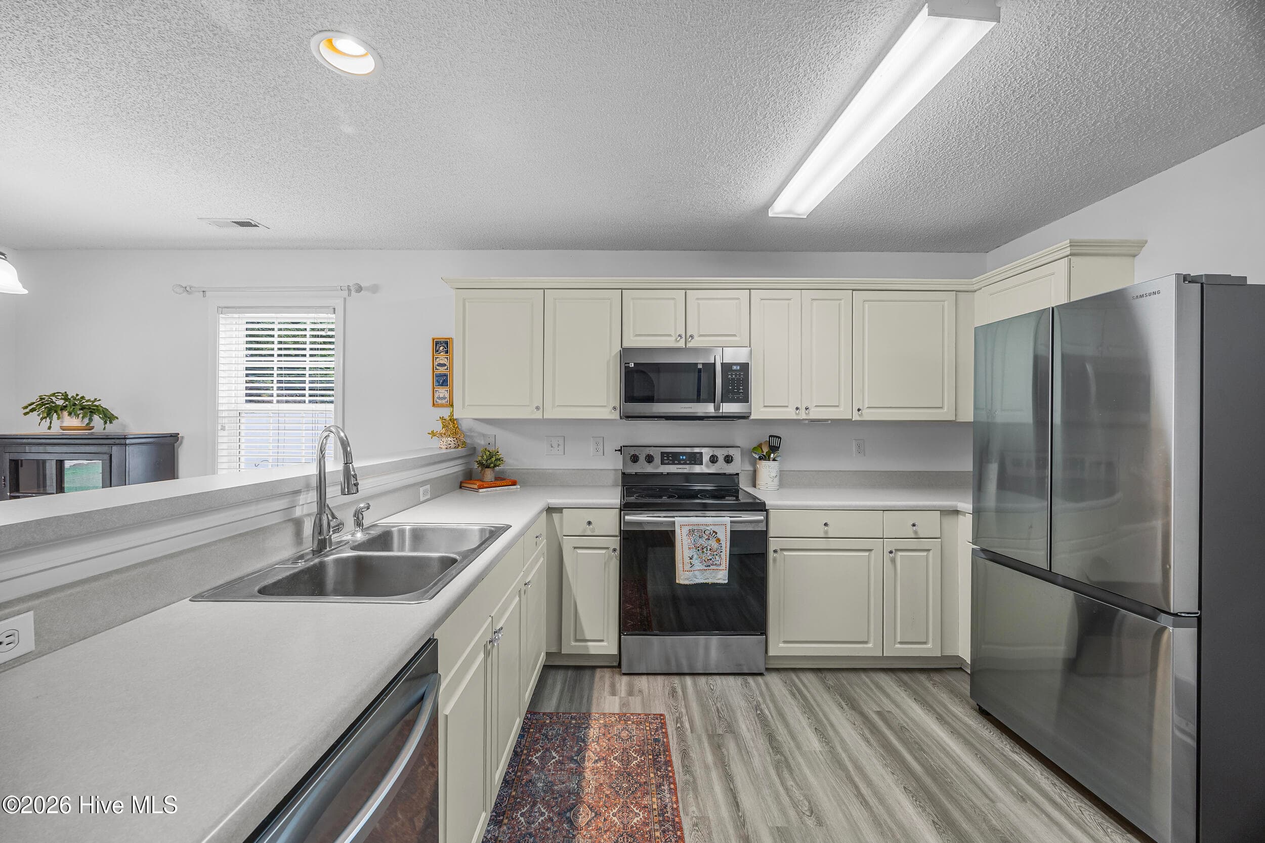 Single Family Residence at 1112 Sunburst Way, Leland, NC 28451, photo 13 of 47