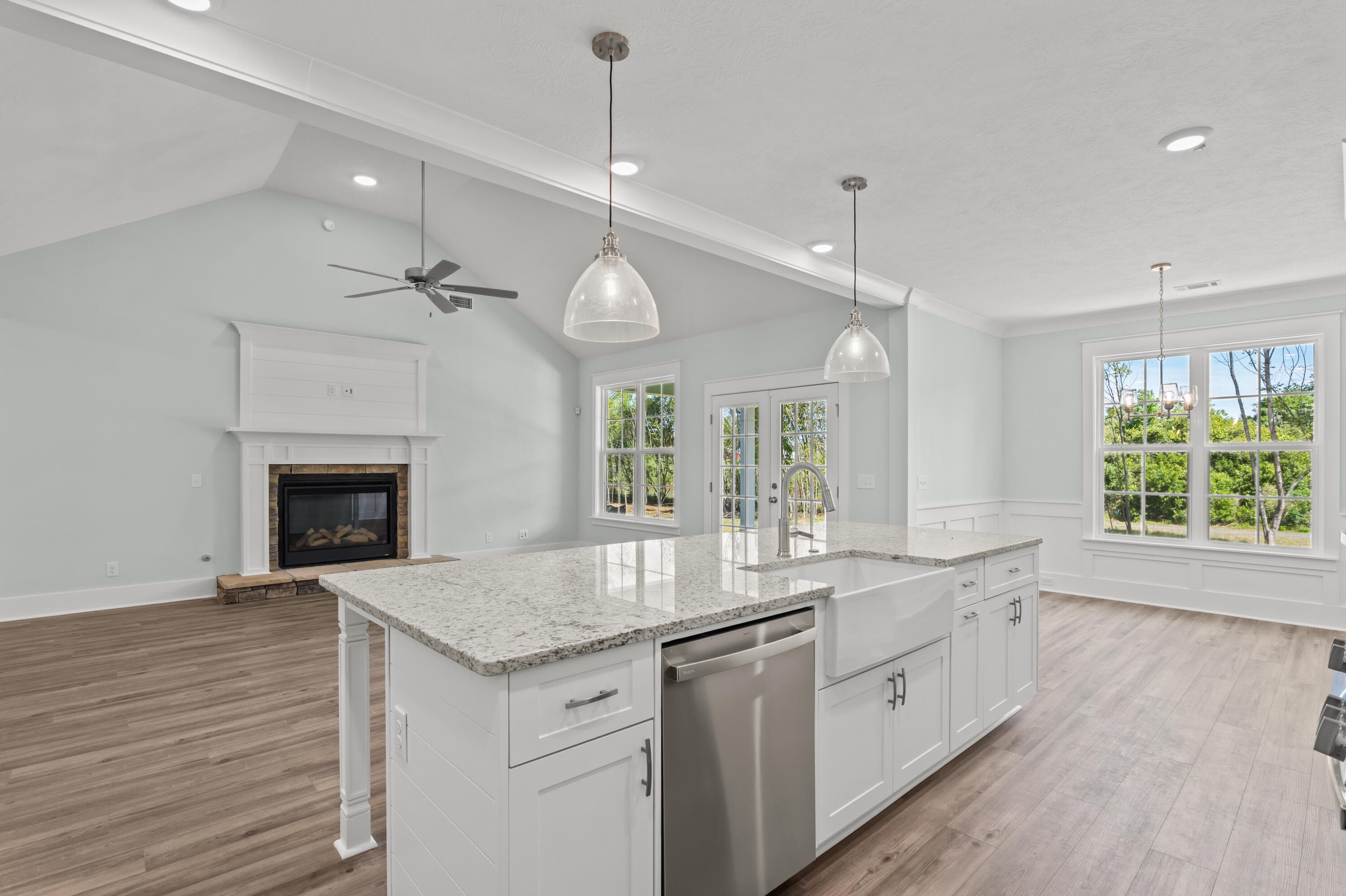 Farmhouse sink - 1488 Bellingham Drive, Beech Island, SC 29842