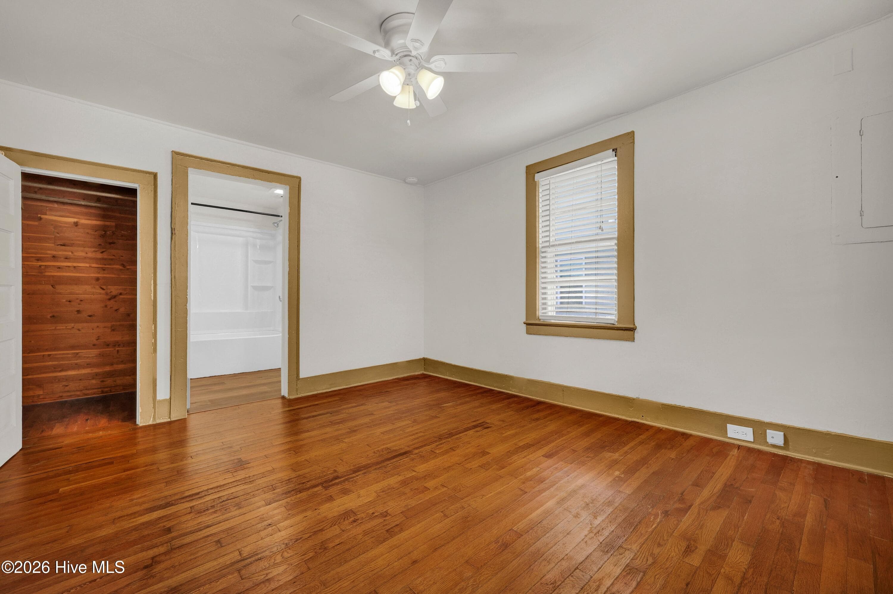 Single Family Residence at 1314 Queen Street, Wilmington, NC 28401, photo 4 of 29