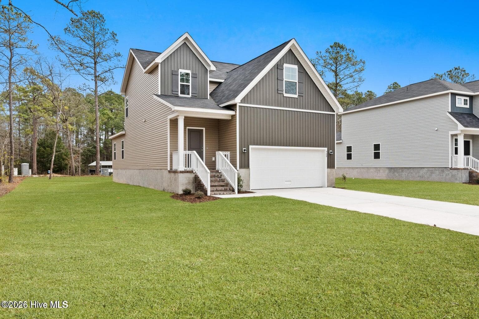 Single Family Residence at 908 Lanyard Lane, New Bern, NC 28560, photo 2 of 39