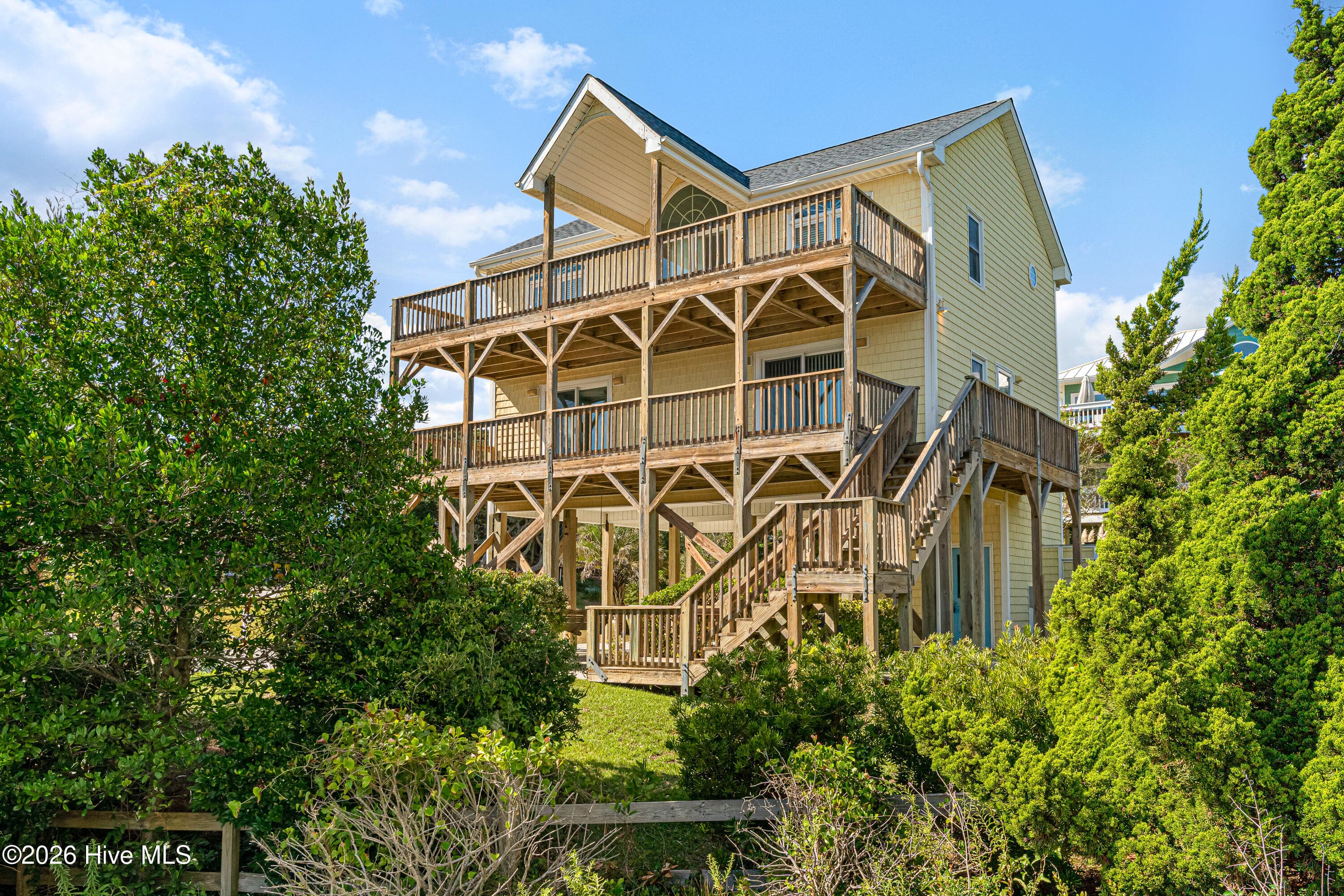Single Family Residence at 118 Heverly Drive, Emerald Isle, NC 28594, photo 3 of 61