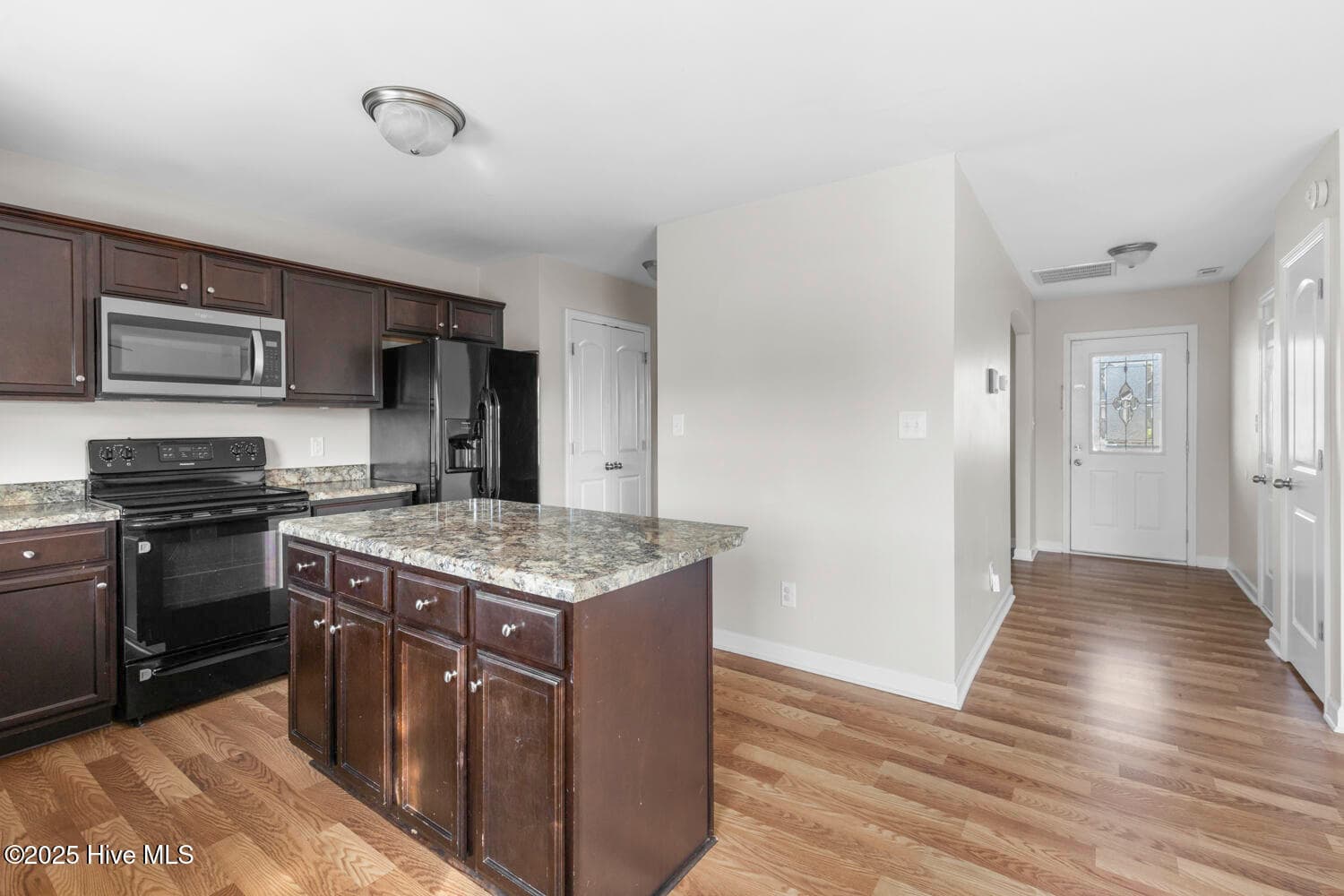 Single Family Residence at 405 Duncan Drive S, Richlands, NC 28574, photo 12 of 34