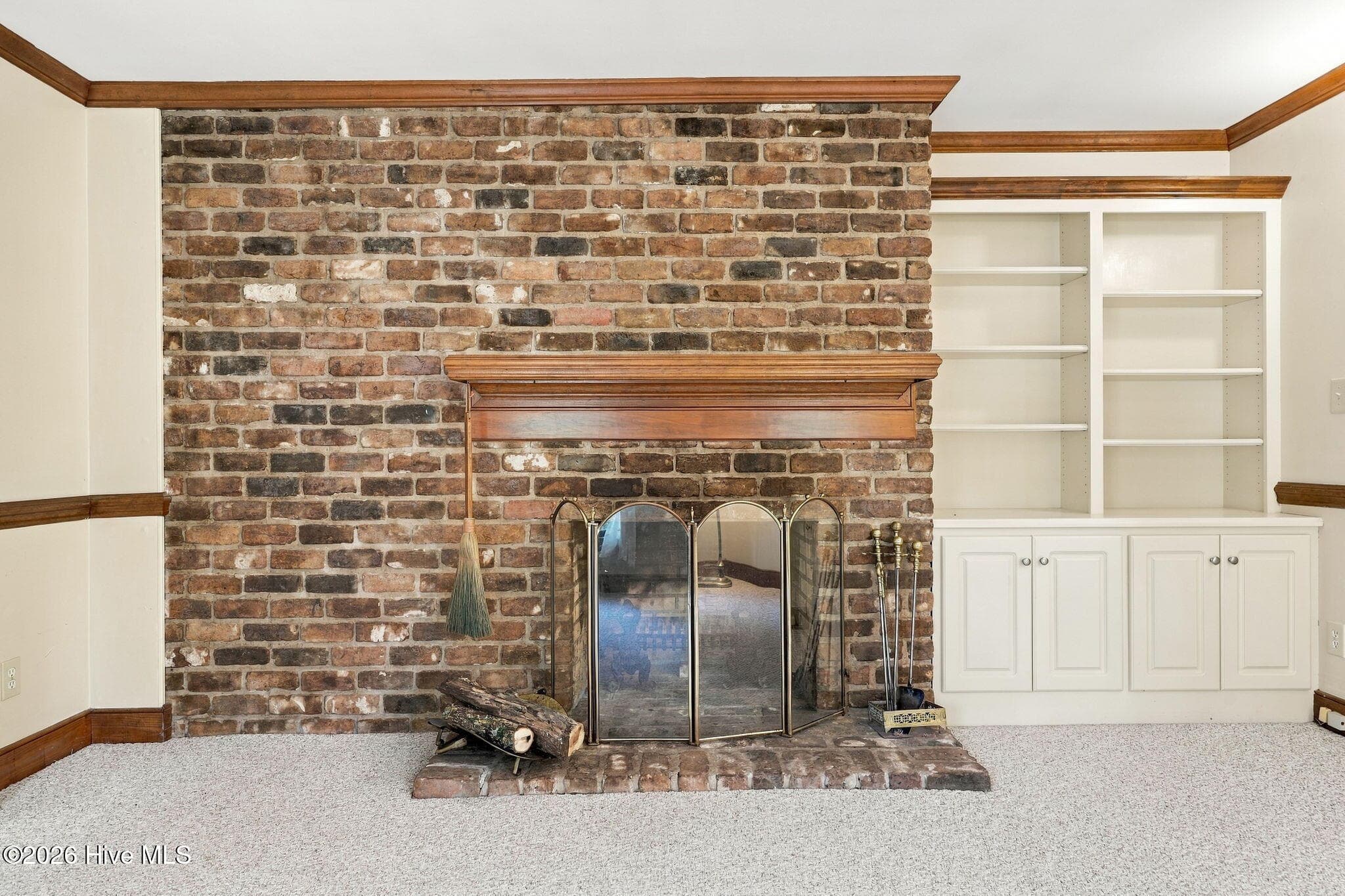Family room - 104 Windermere Court, Greenville, NC 27858