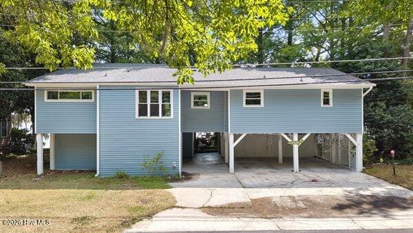 Single Family Residence at 2902 Canal Cove Road, Lake Waccamaw, NC 28450