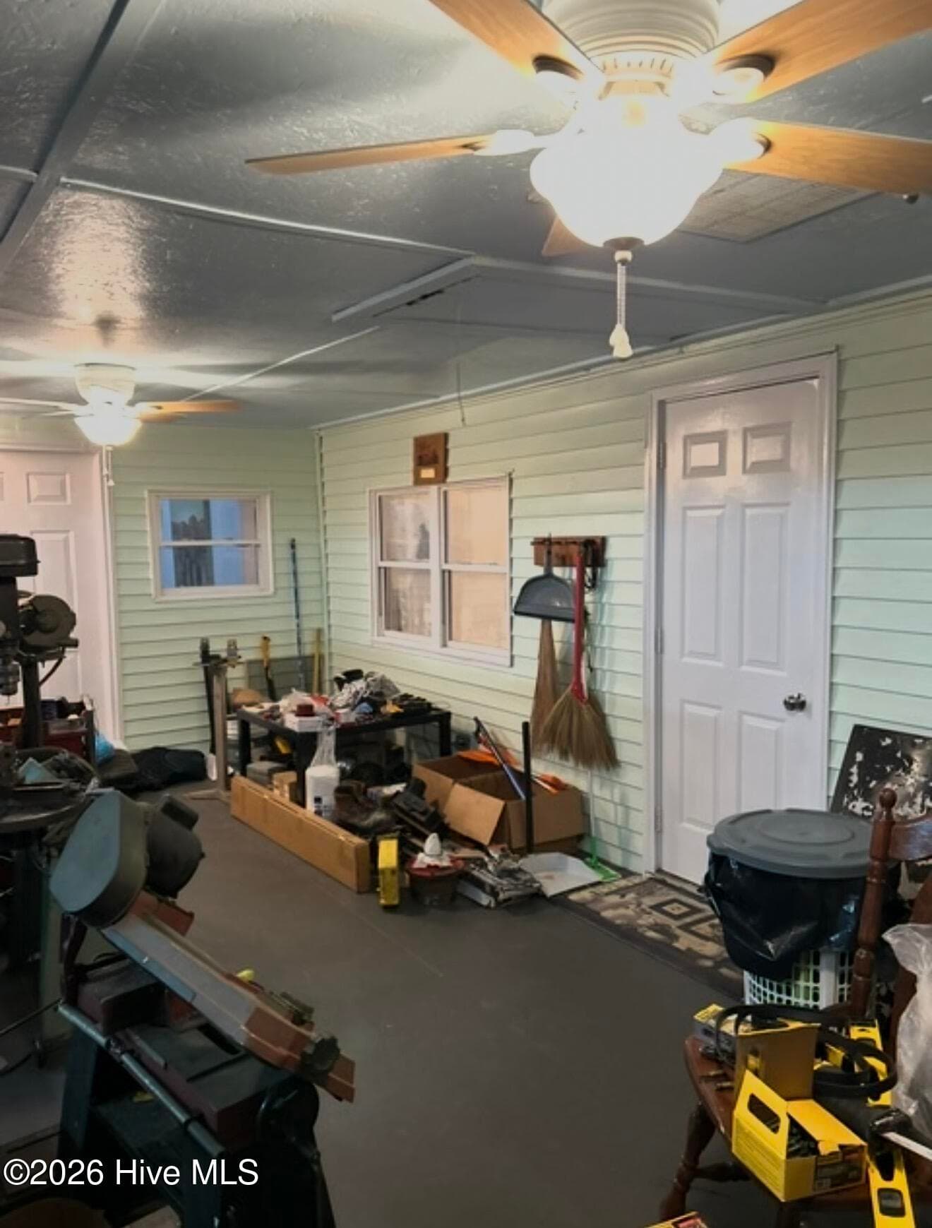 Manufactured Home at 206 Scuppernong Road, Columbia, NC 27925, photo 5 of 52