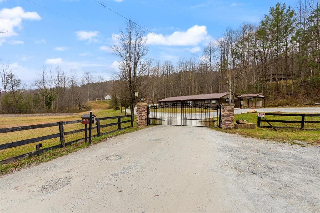 Single Family Residence at 175 Pine Ridge Drive, Andrews, NC 28901, photo 92 of 97