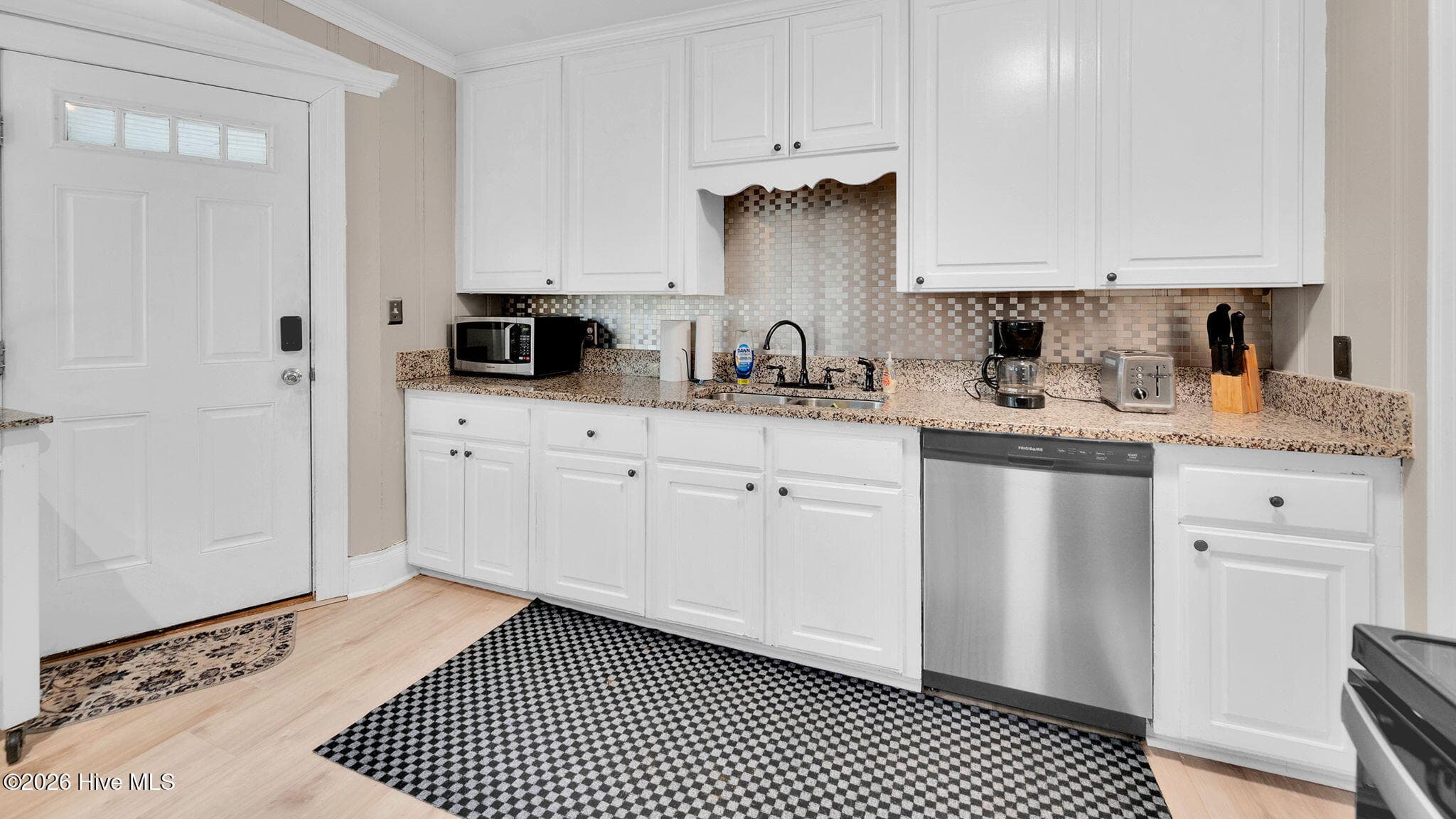 kitchen - 1902 Sherwood Drive, Greenville, NC 27858