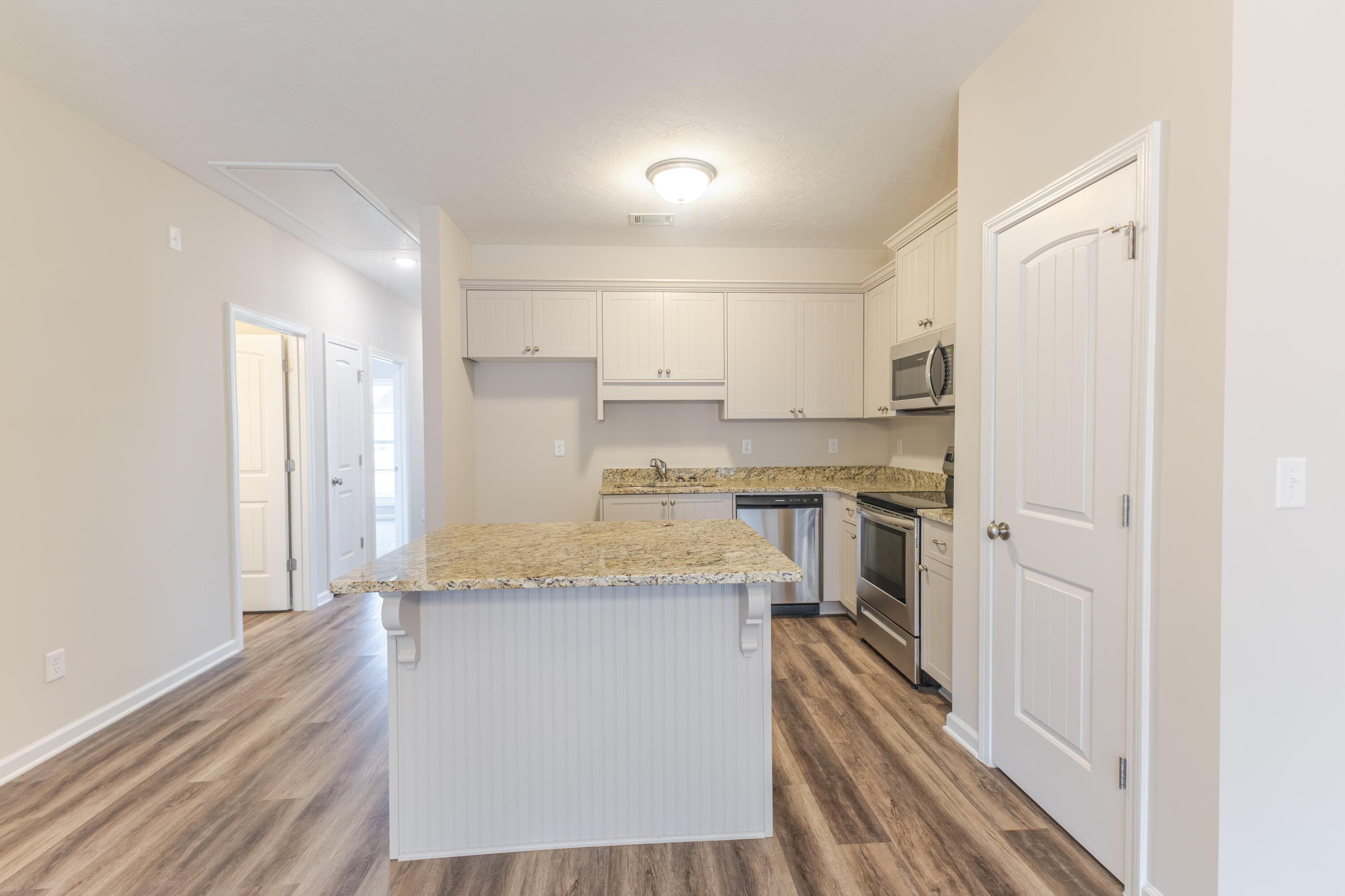 Townhouse at 334 Bordeaux Drive, Thomson, GA 30824, photo 10 of 21