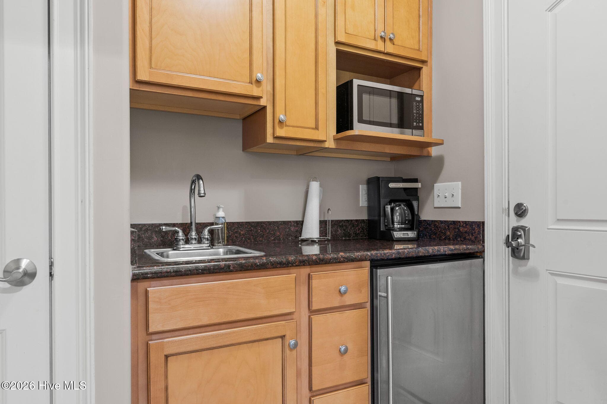 Cabana kitchen - 3858 Ridge Crest Drive, Southport, NC 28461