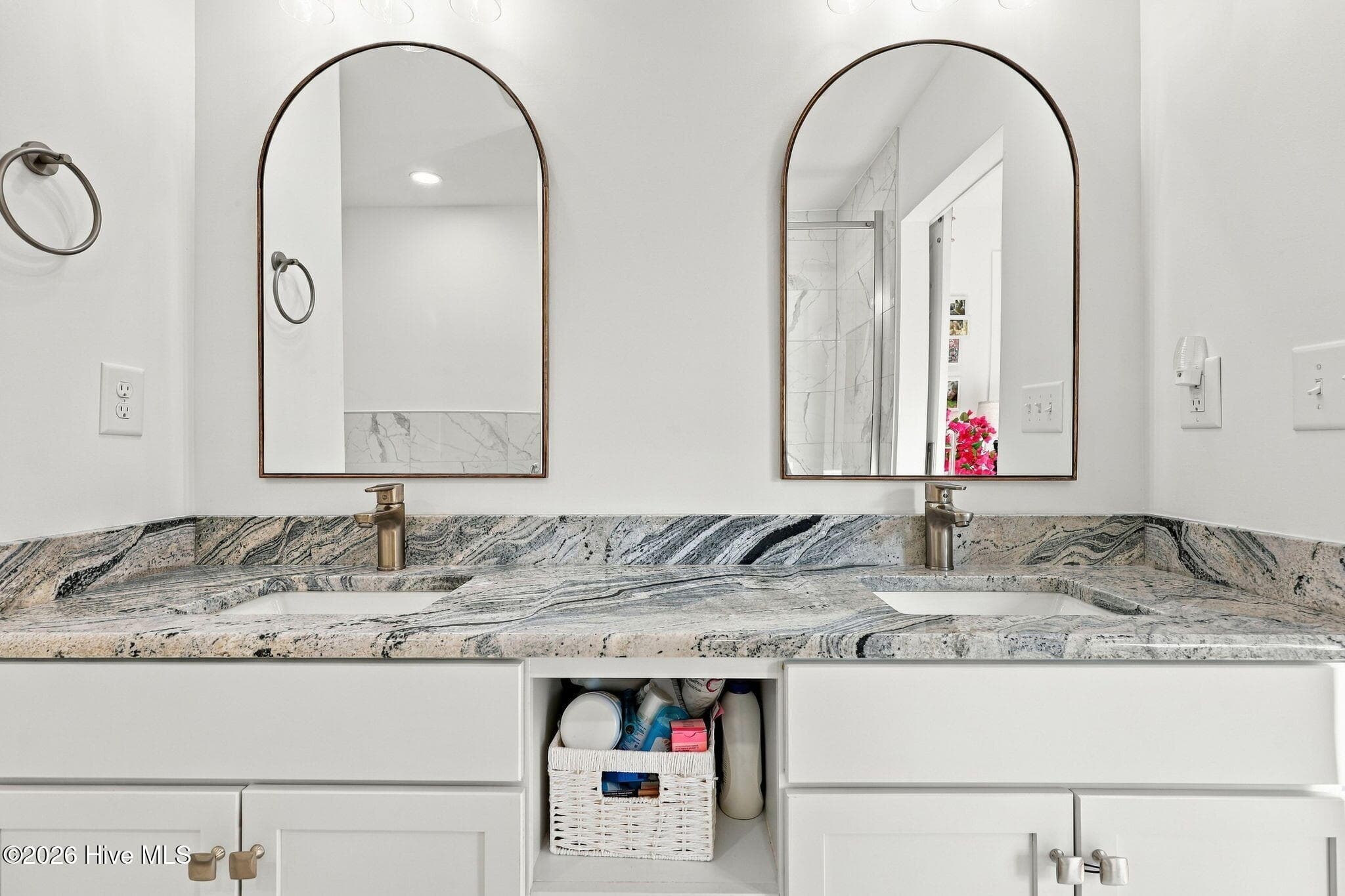DOUBLE VANITY IN MASTER BATH - 1874 Slatestone Road, Washington, NC 27889